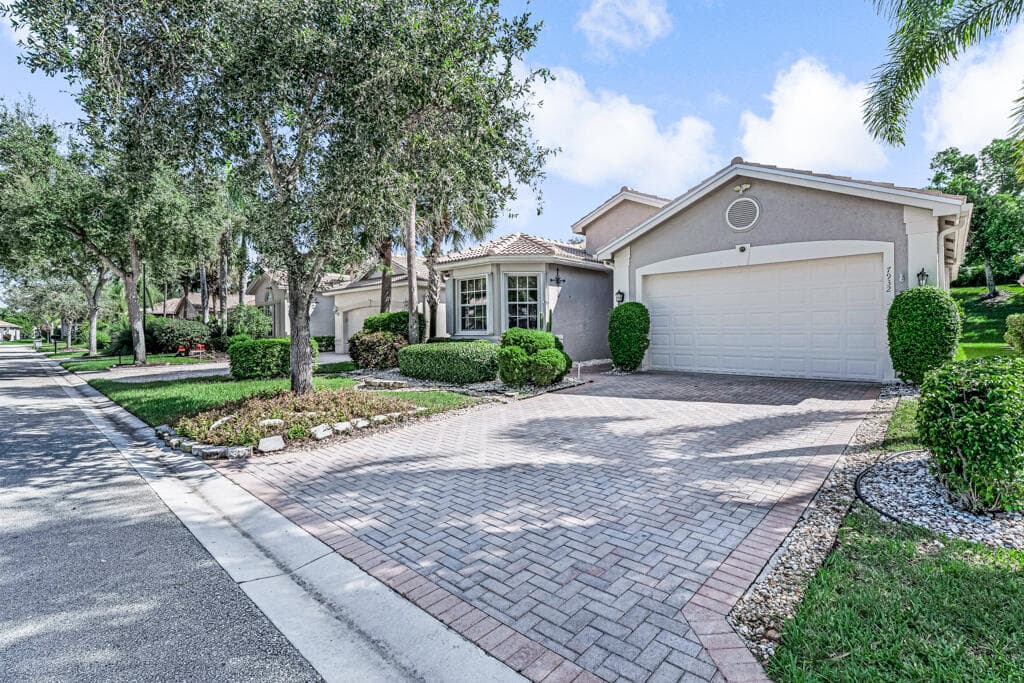 7932 Seagrape Shores Drive, Lake Worth, FL 33467 — photo 46 of 54