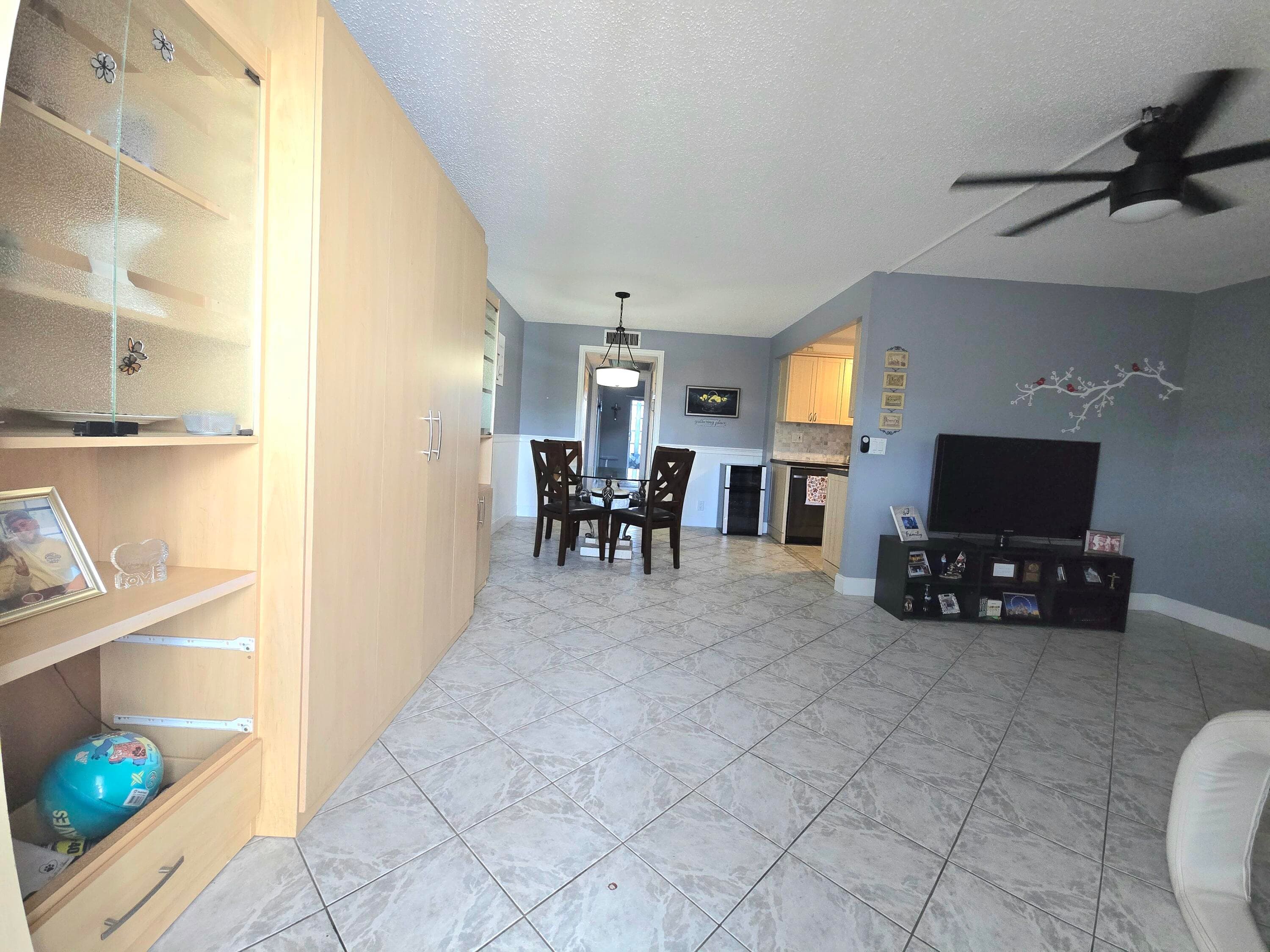 2010 Westbury F 2010, Deerfield Beach, FL 33442 — photo 1 of 27
