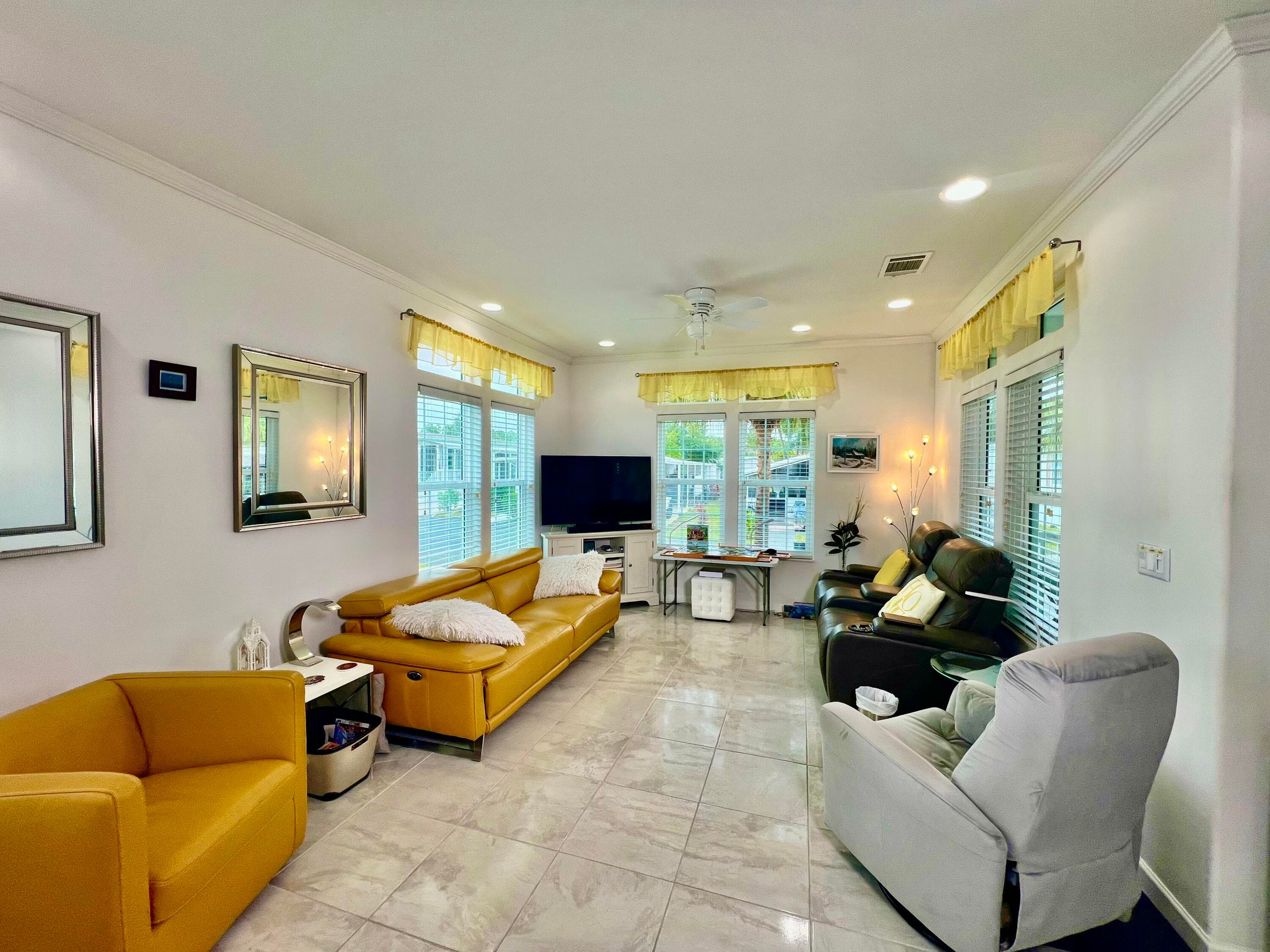 413 Hibiscus Drive, Deerfield Beach, FL 33442 — photo 4 of 39