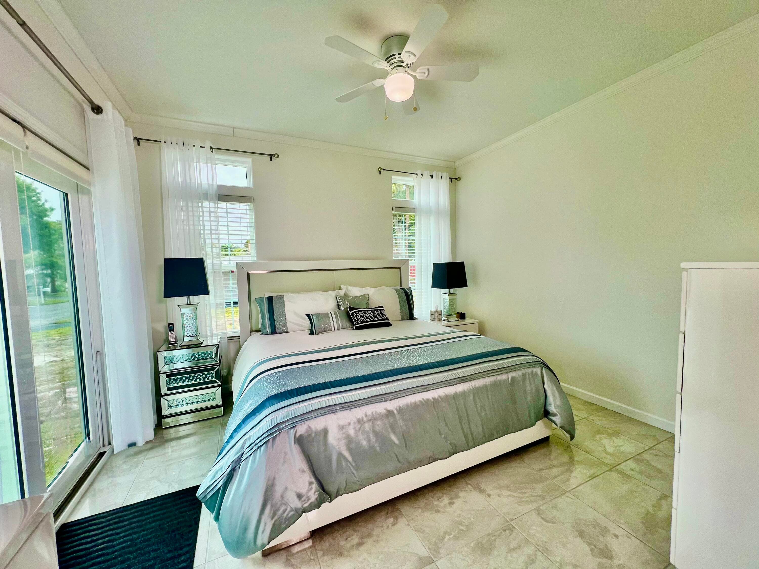 413 Hibiscus Drive, Deerfield Beach, FL 33442 — photo 5 of 39