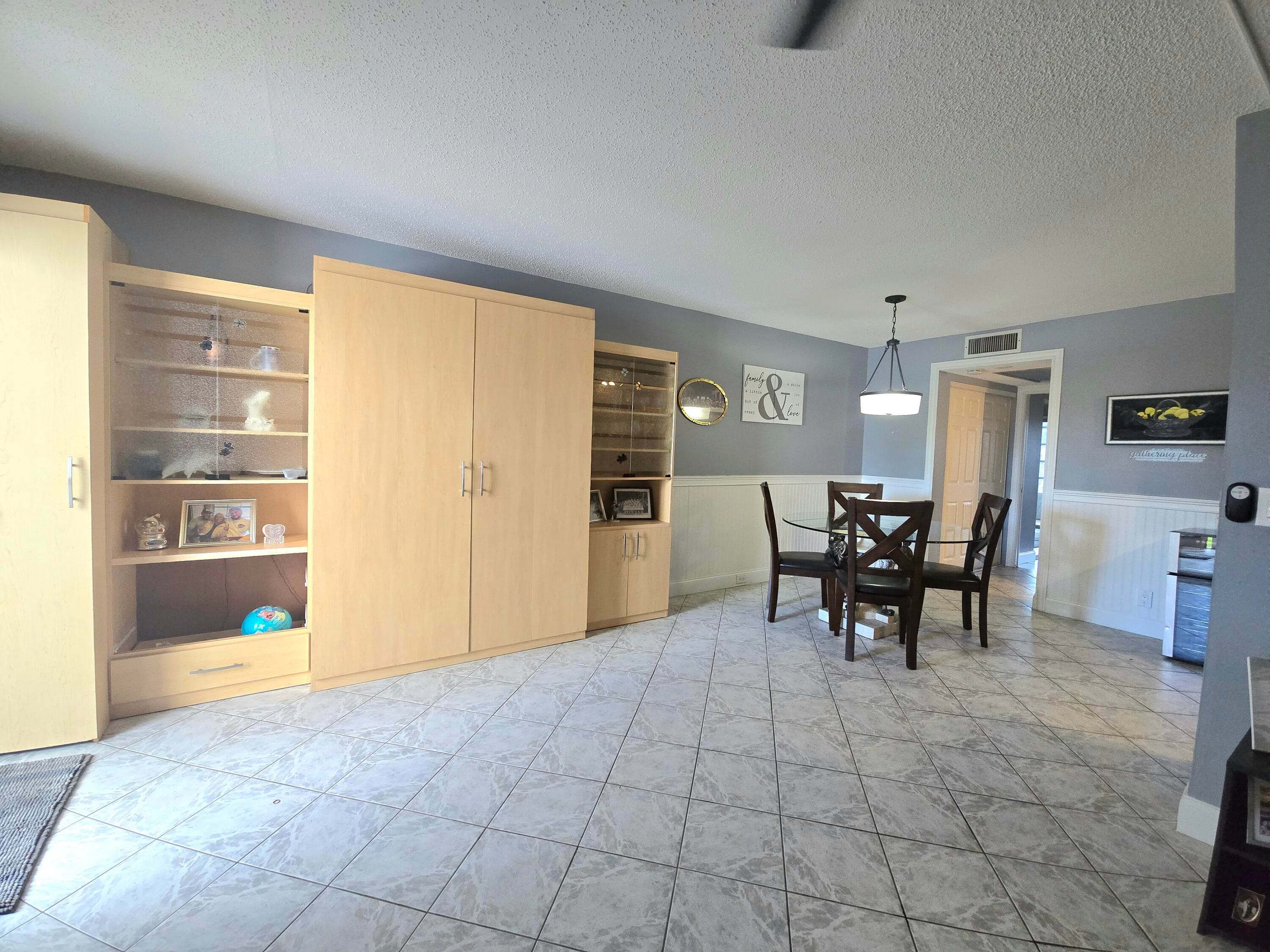 2010 Westbury F 2010, Deerfield Beach, FL 33442 — photo 4 of 27