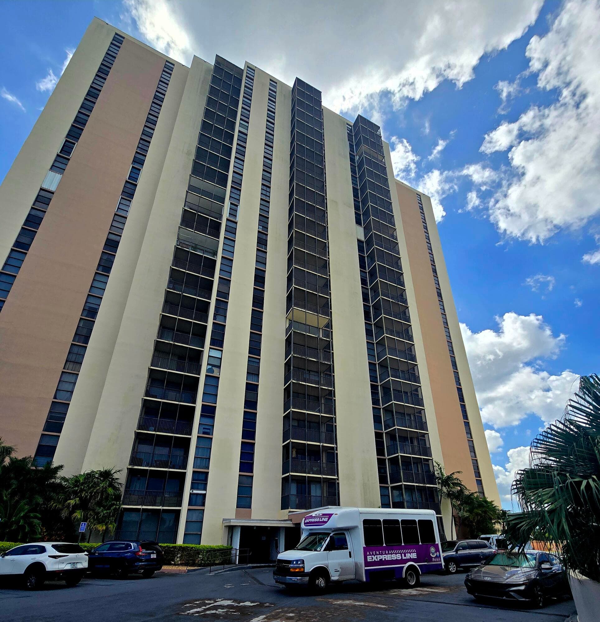 20335 W Country Club Drive 2208, Aventura, FL 33180 — photo 18 of 35