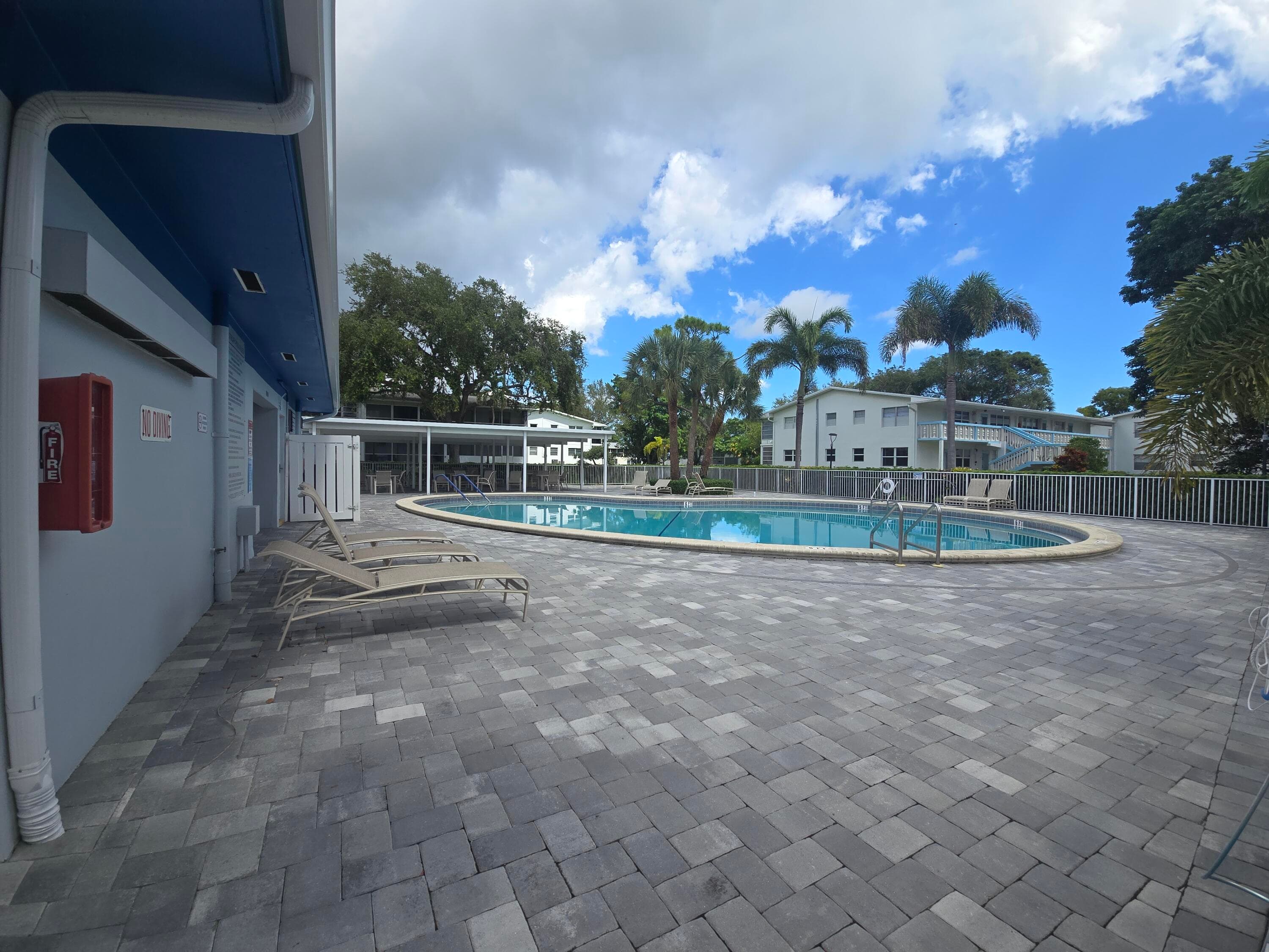 2010 Westbury F 2010, Deerfield Beach, FL 33442 — photo 26 of 27