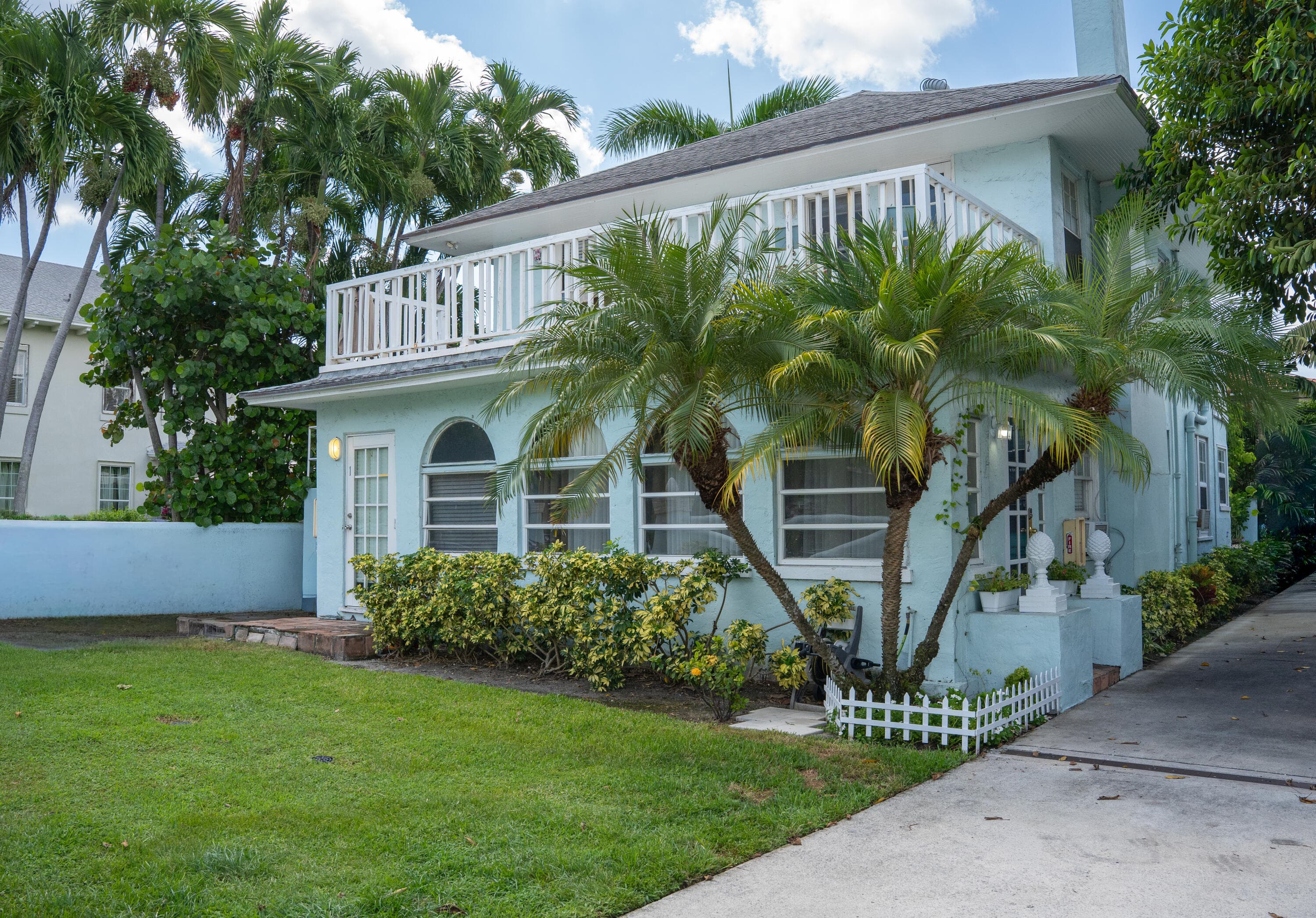 264 Seminole Avenue, Palm Beach, FL 33480 — photo 4 of 5