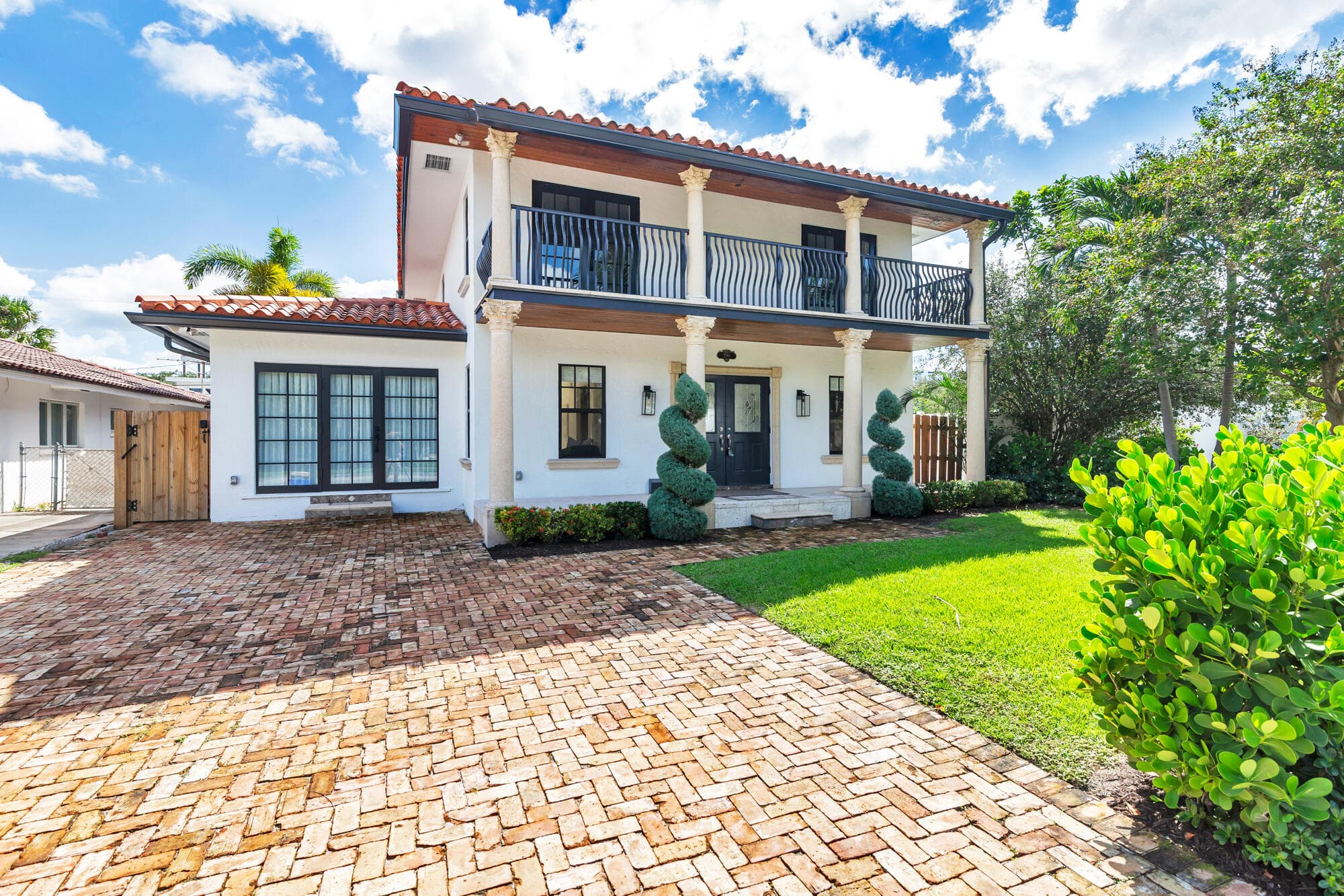 254 9th Street, West Palm Beach, FL 33401 — photo 1 of 47