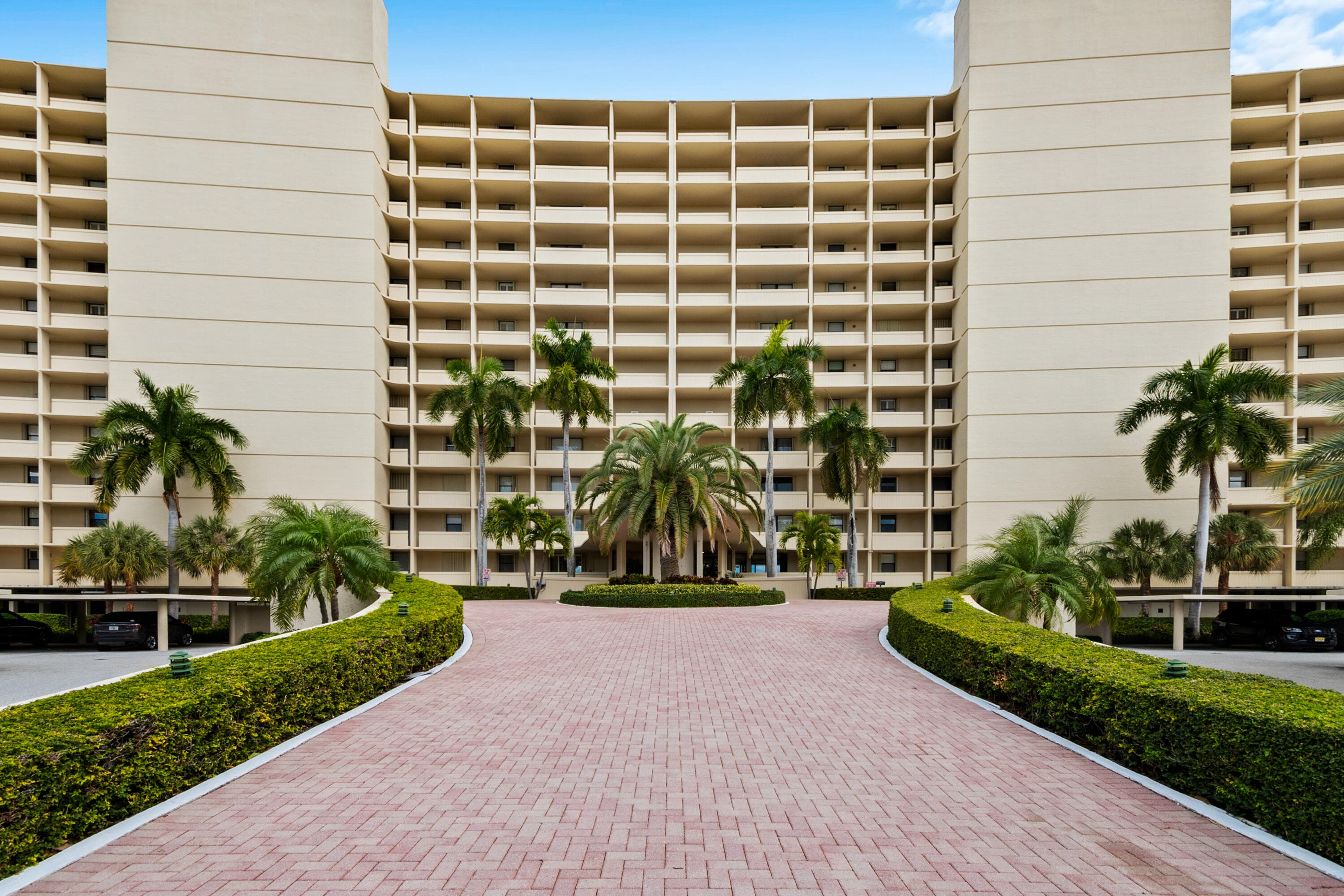 134 Lakeshore Drive 814, North Palm Beach, FL 33408 — photo 3 of 29