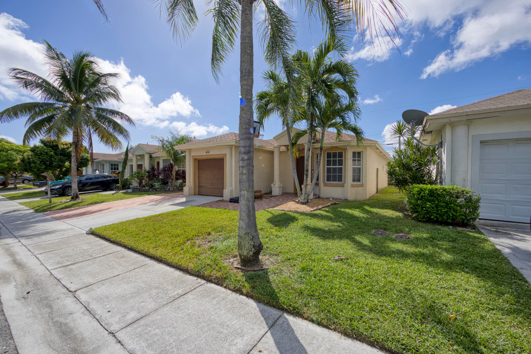 416 Circle Drive S, Boynton Beach, FL 33435 — photo 1 of 24