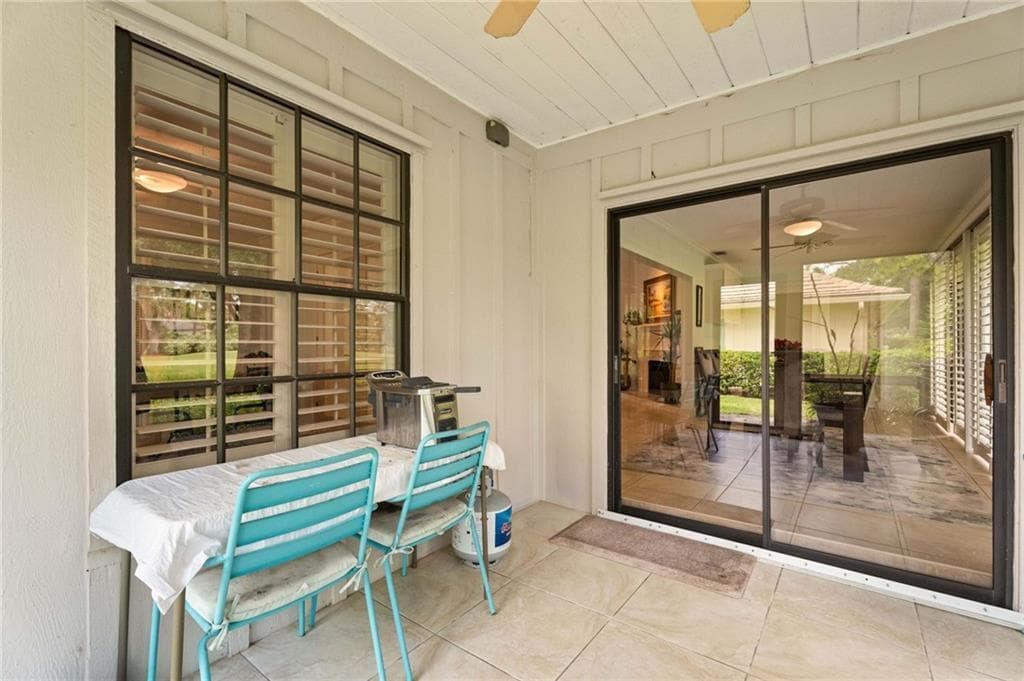 110 Prestwick Circle, Vero Beach, FL 32967 — photo 14 of 36