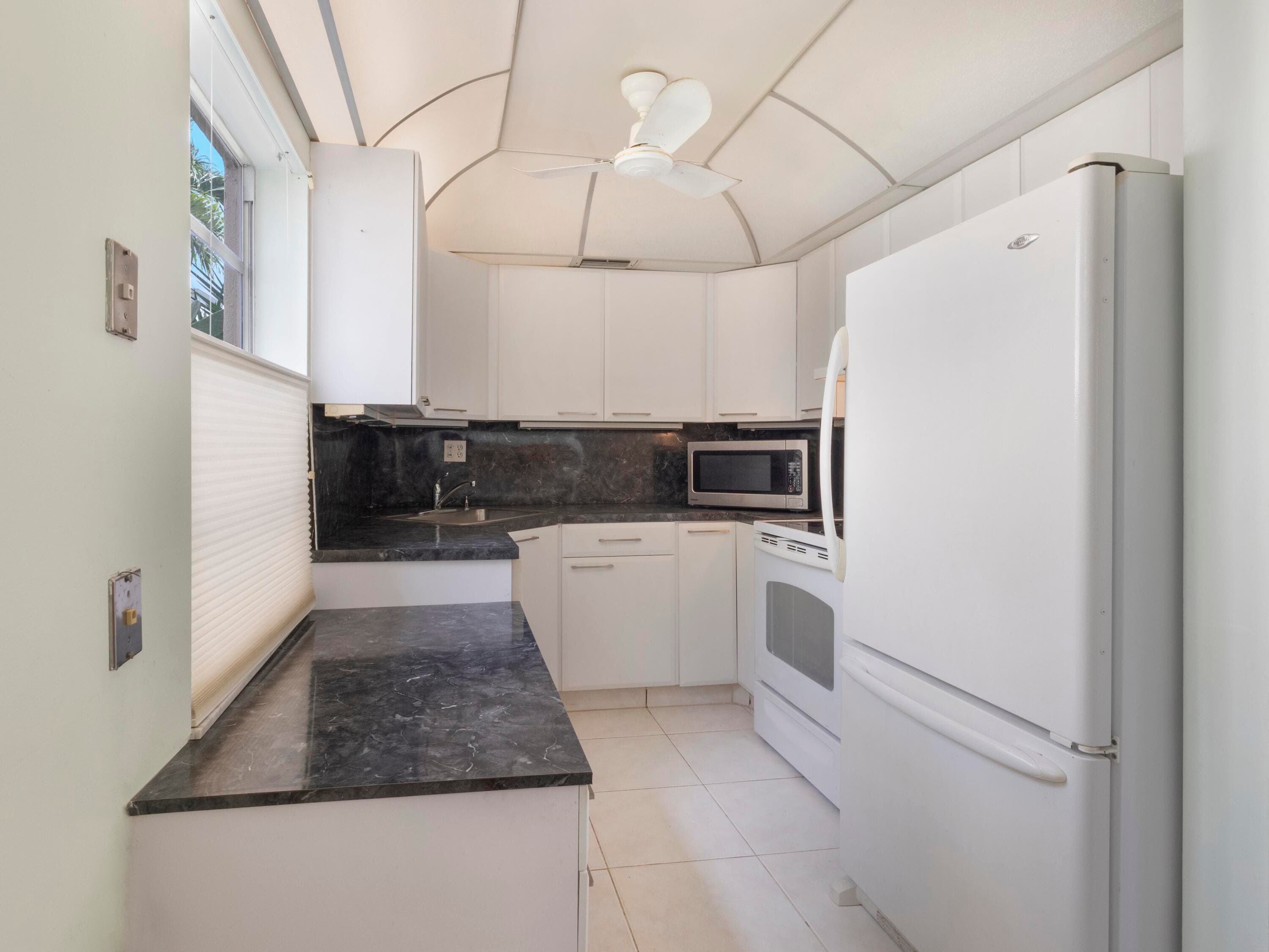 405 Burgundy I, Delray Beach, FL 33484 — photo 1 of 35