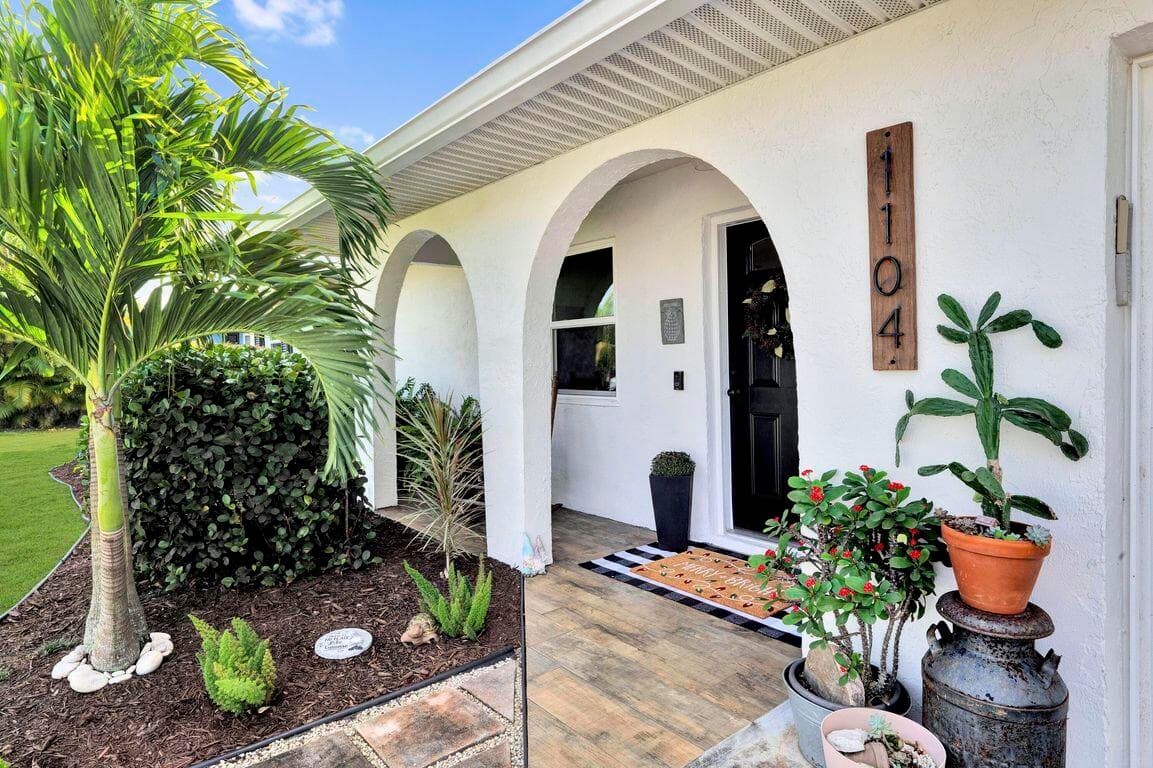 1104 NW 12th Terrace, Stuart, FL 34994 — photo 5 of 27