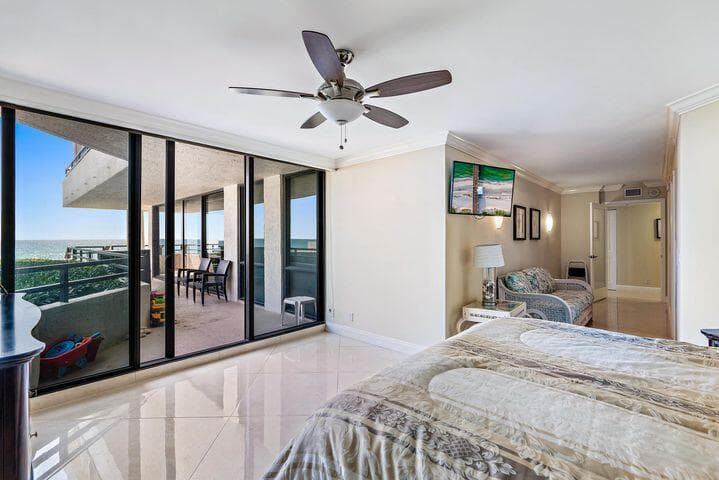 3560 S Ocean Boulevard 200, South Palm Beach, FL 33480 — photo 7 of 30