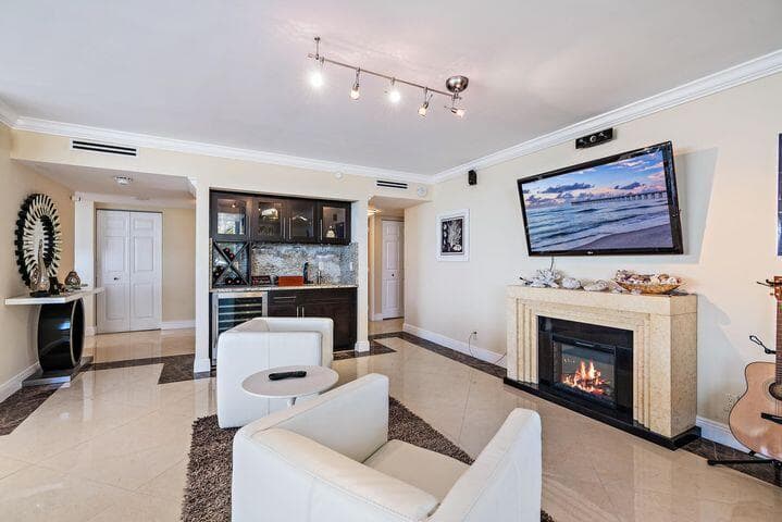 3560 S Ocean Boulevard 200, South Palm Beach, FL 33480 — photo 11 of 30