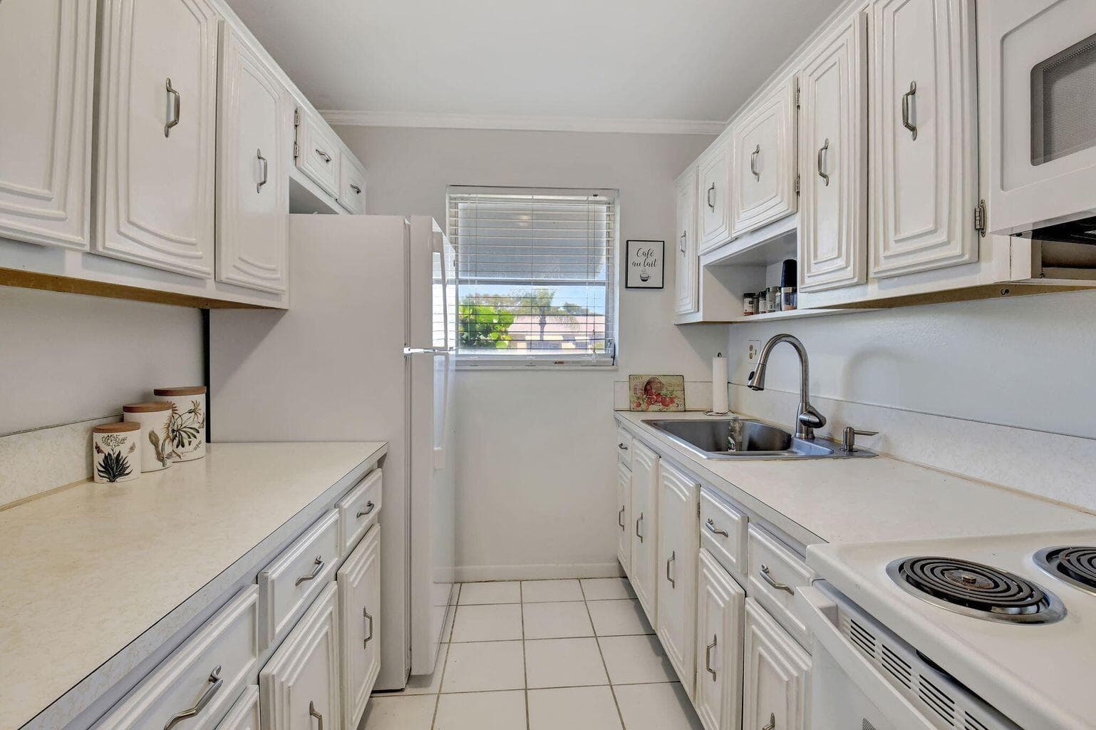 170 High Point Terrace E Apt B, Delray Beach, FL 33445 — photo 7 of 23