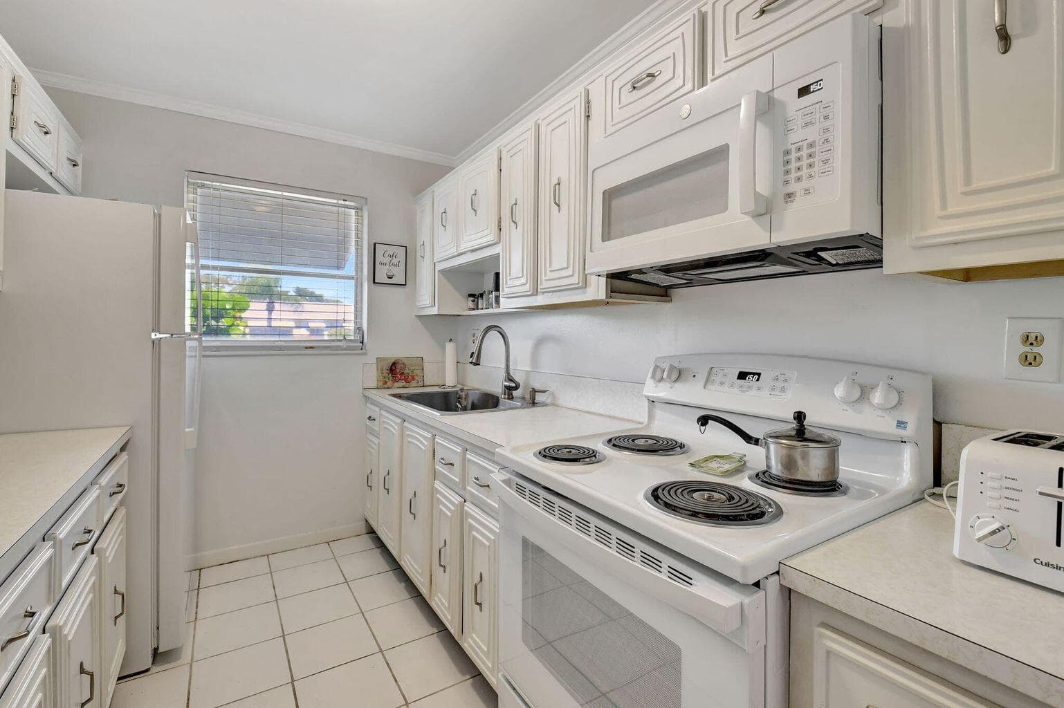 170 High Point Terrace E Apt B, Delray Beach, FL 33445 — photo 8 of 23