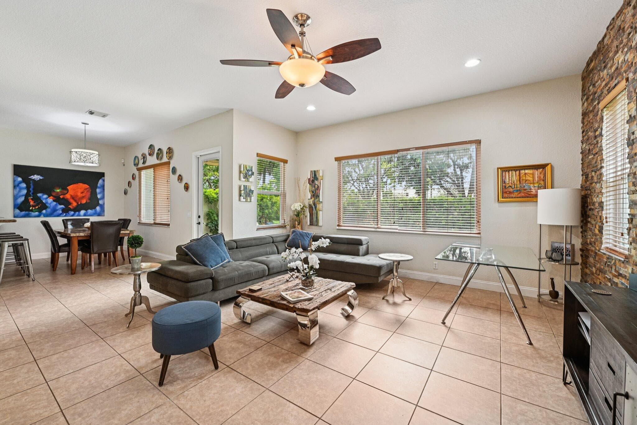553 Gazetta Way, West Palm Beach, FL 33413 — photo 4 of 68