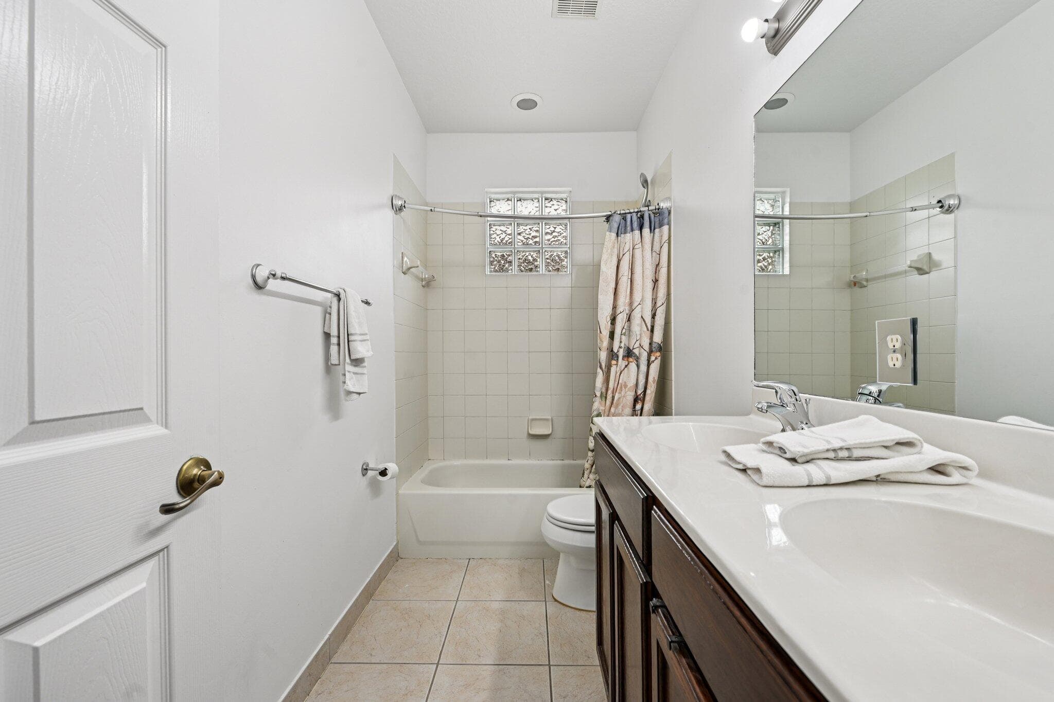 553 Gazetta Way, West Palm Beach, FL 33413 — photo 32 of 68