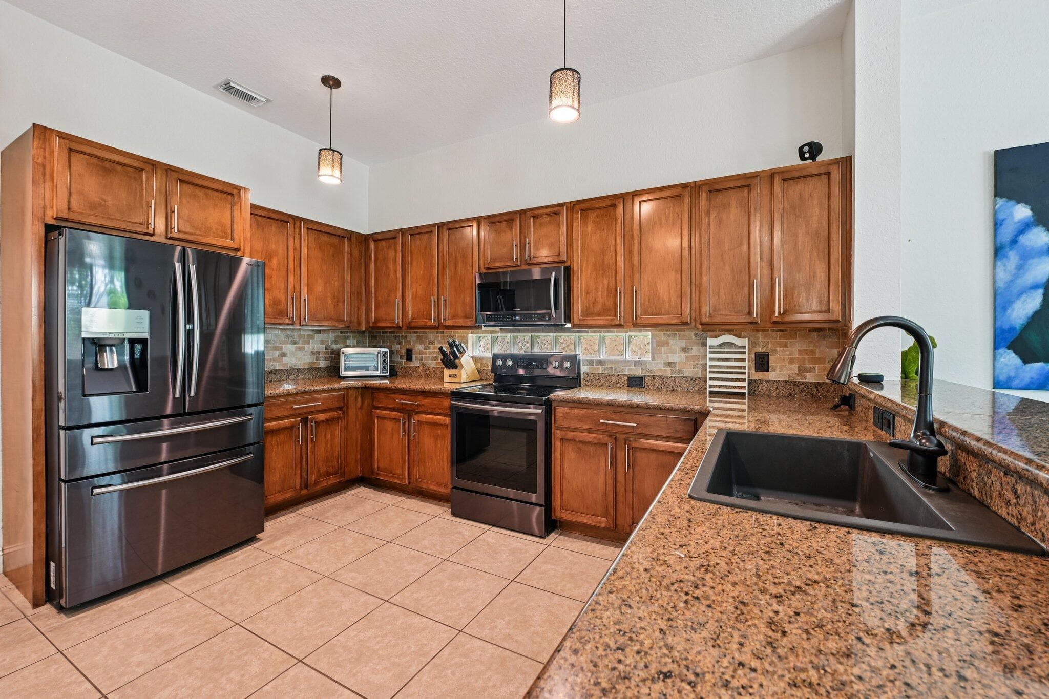 553 Gazetta Way, West Palm Beach, FL 33413 — photo 13 of 68