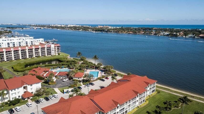110 Half Moon Circle E2, Hypoluxo, FL 33462 — photo 12 of 14