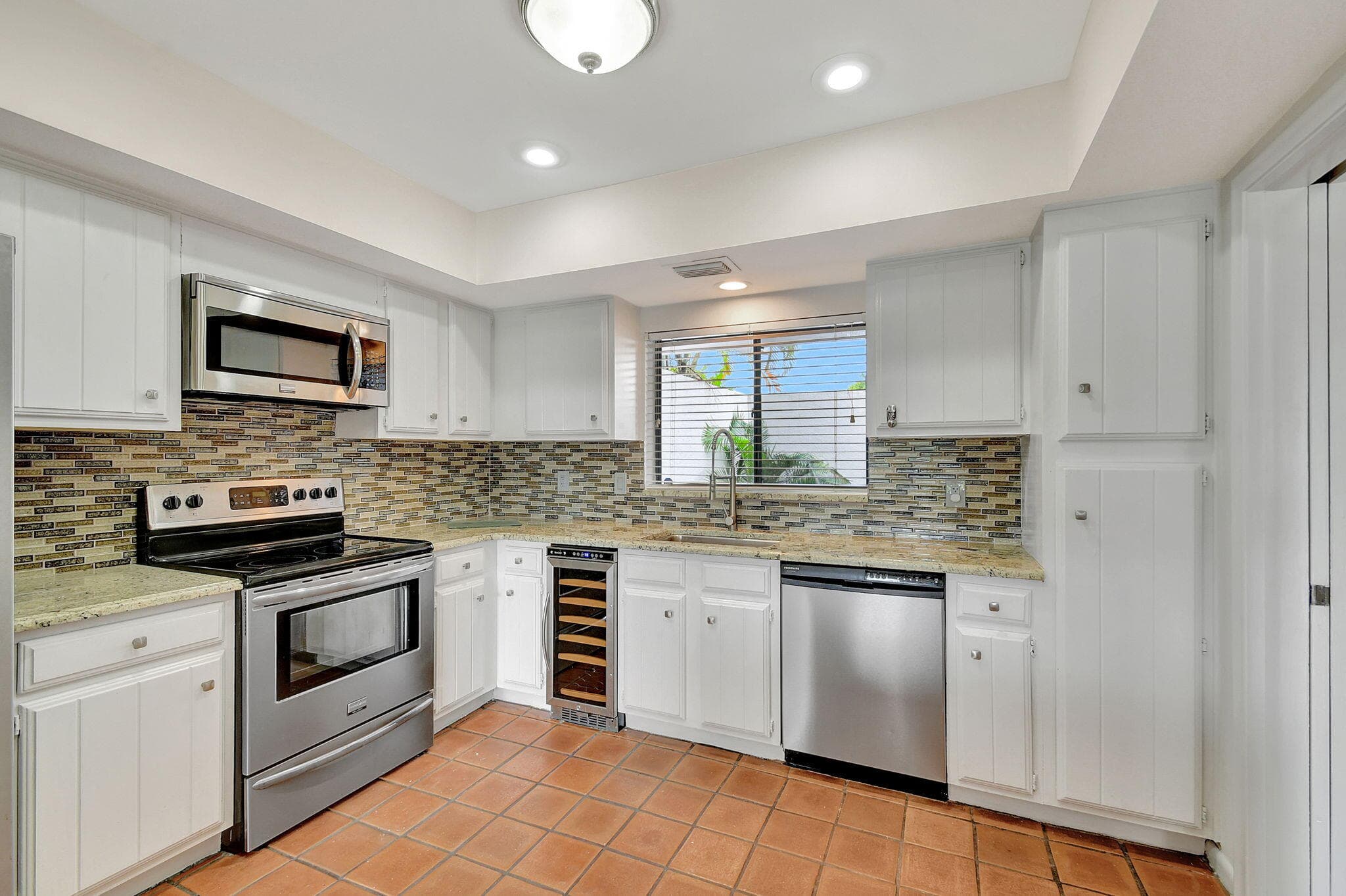 1906 Presidential Way 1-c, West Palm Beach, FL 33401 — photo 9 of 64