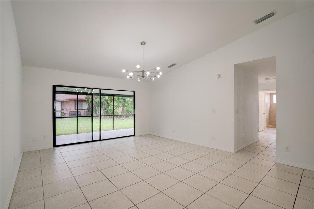 3 Fawlkland Circle, Boynton Beach, FL 33426 — photo 9 of 54