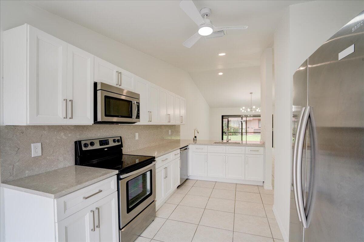 3 Fawlkland Circle, Boynton Beach, FL 33426 — photo 14 of 54