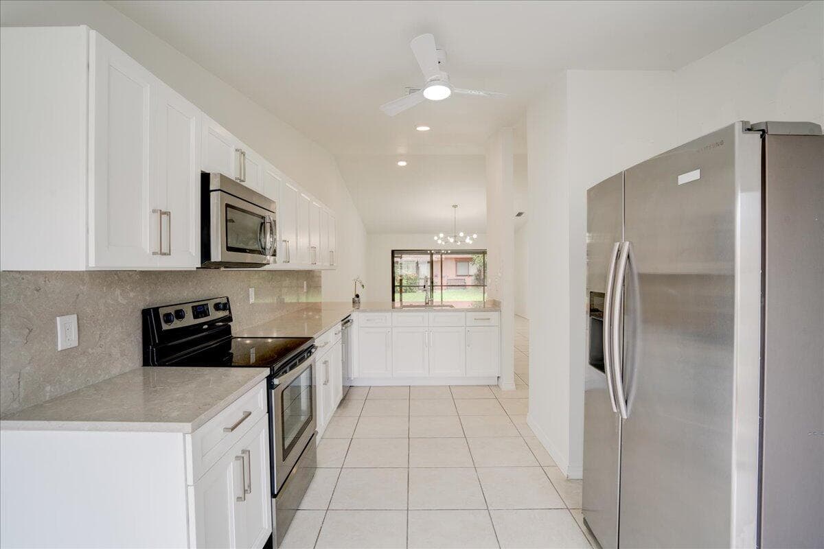 3 Fawlkland Circle, Boynton Beach, FL 33426 — photo 15 of 54