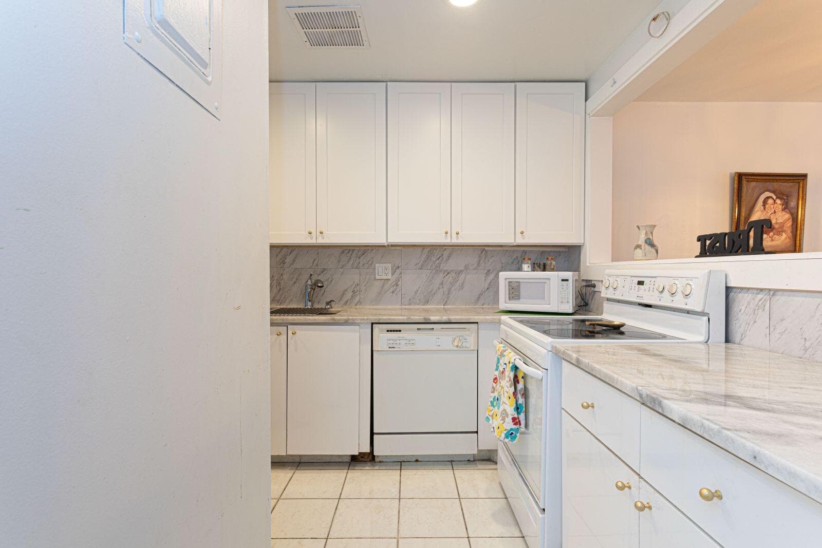 1421 NW 19th Terrace 102, Delray Beach, FL 33445 — photo 8 of 32