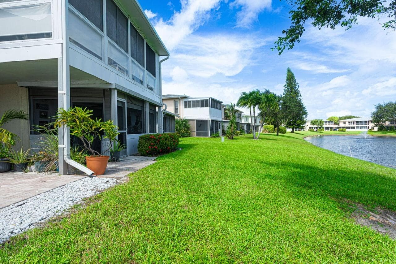 1421 NW 19th Terrace 102, Delray Beach, FL 33445 — photo 23 of 32