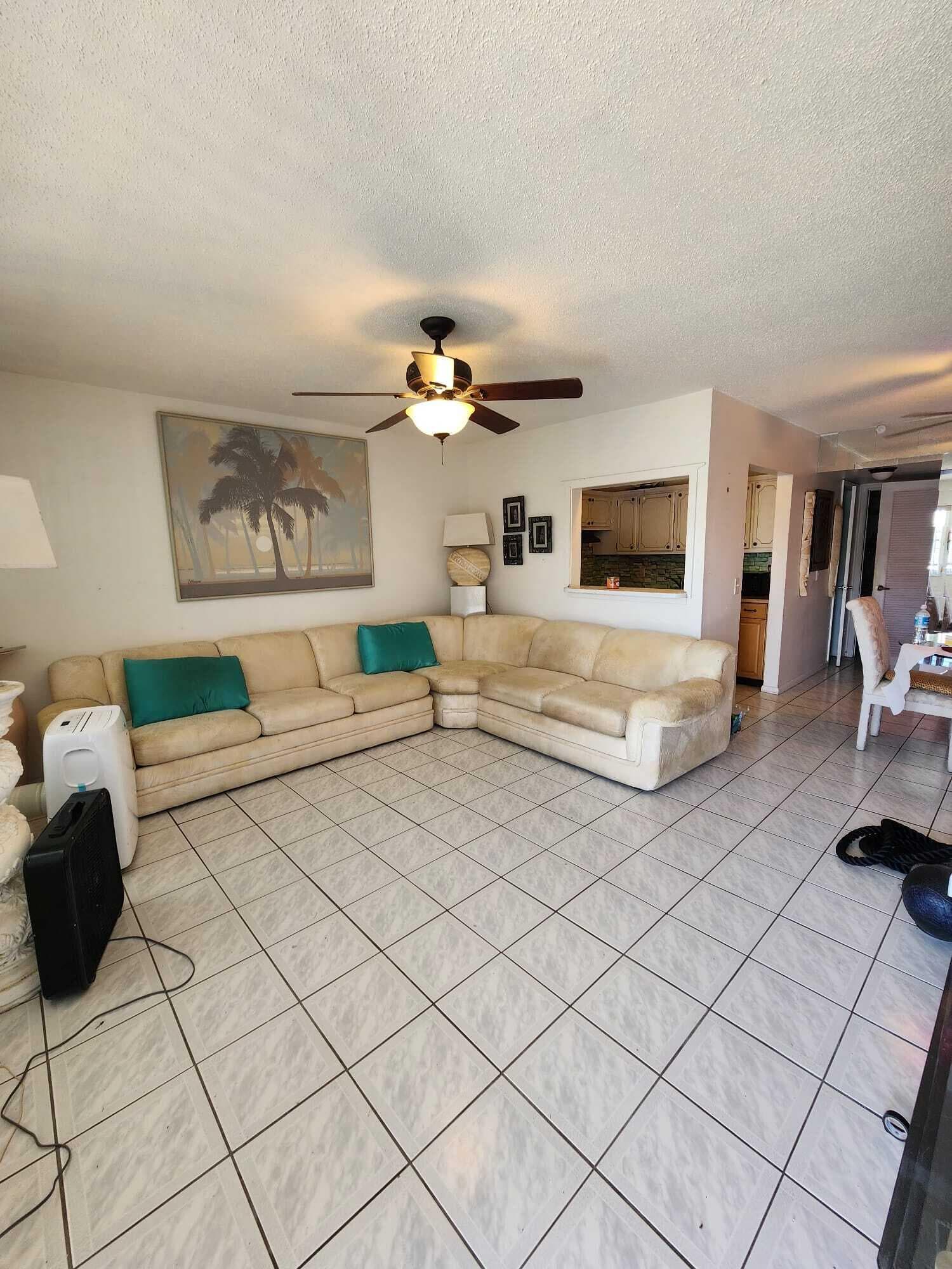 165 Camden G, West Palm Beach, FL 33417 — photo 3 of 9