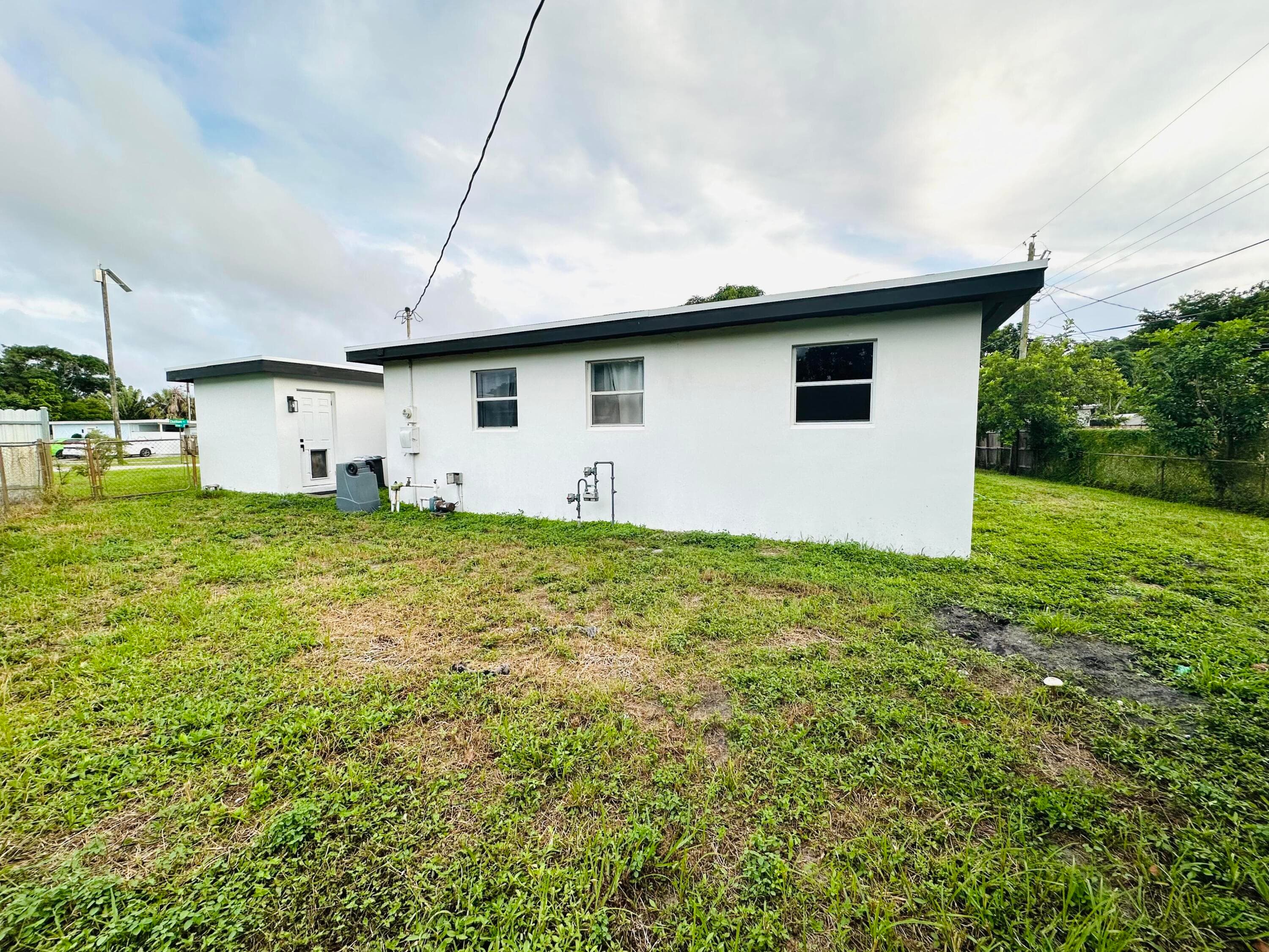 1865 W Chatham Road, West Palm Beach, FL 33415 — photo 4 of 56