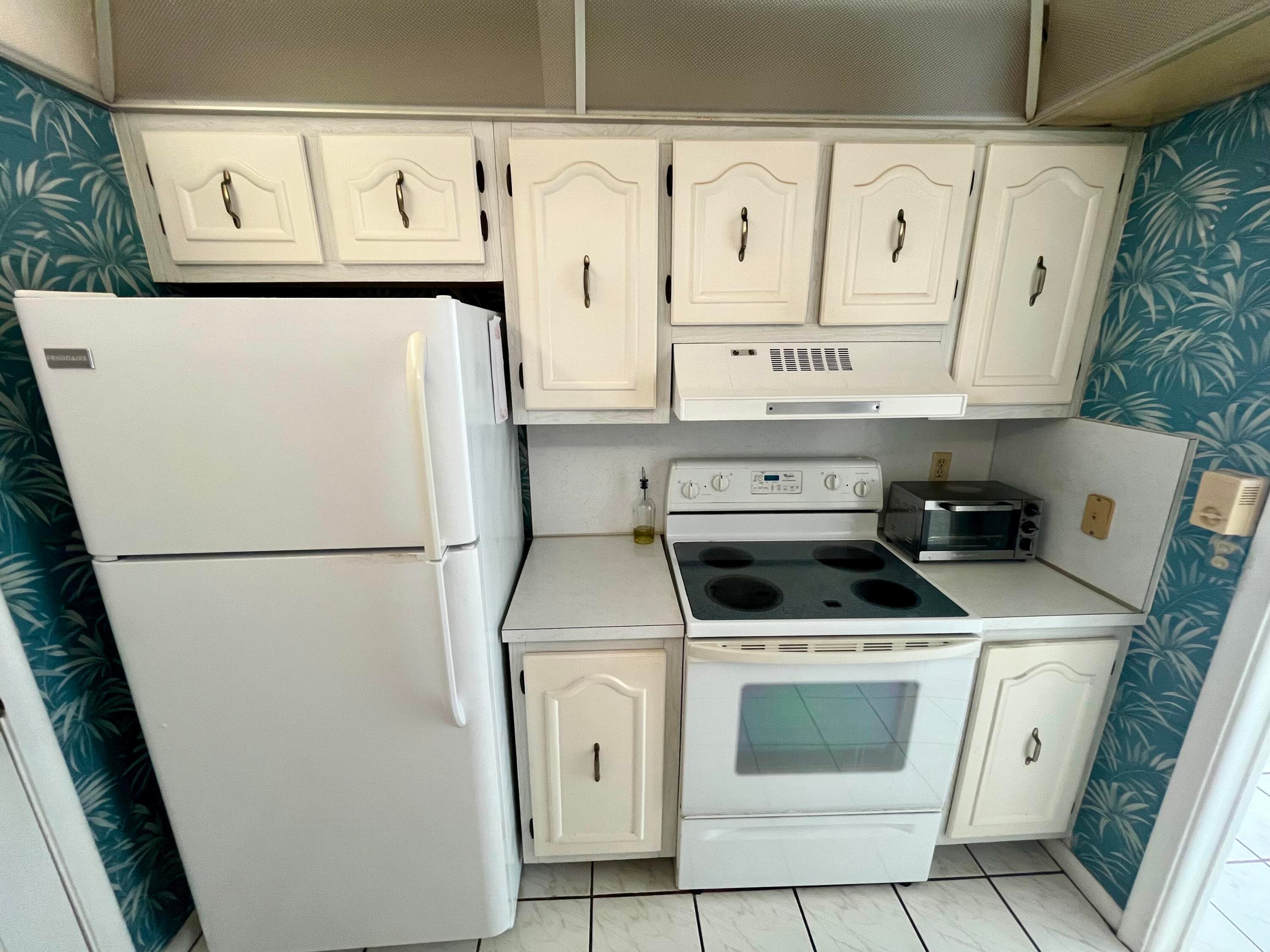 301 Croton Avenue 305, Lantana, FL 33462 — photo 14 of 27