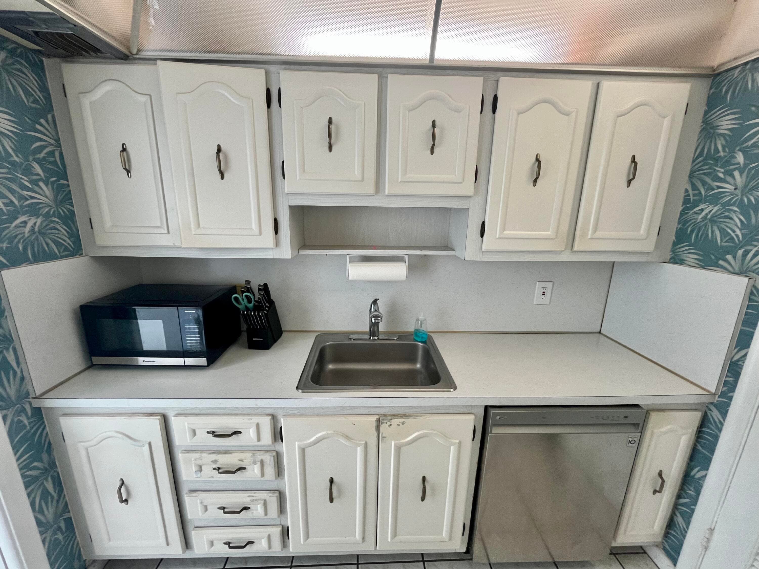 301 Croton Avenue 305, Lantana, FL 33462 — photo 15 of 27