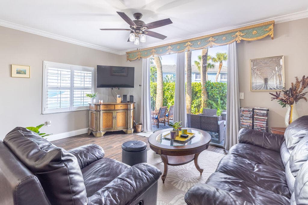 1038 Jeffery Street, Boca Raton, FL 33487 — photo 7 of 47