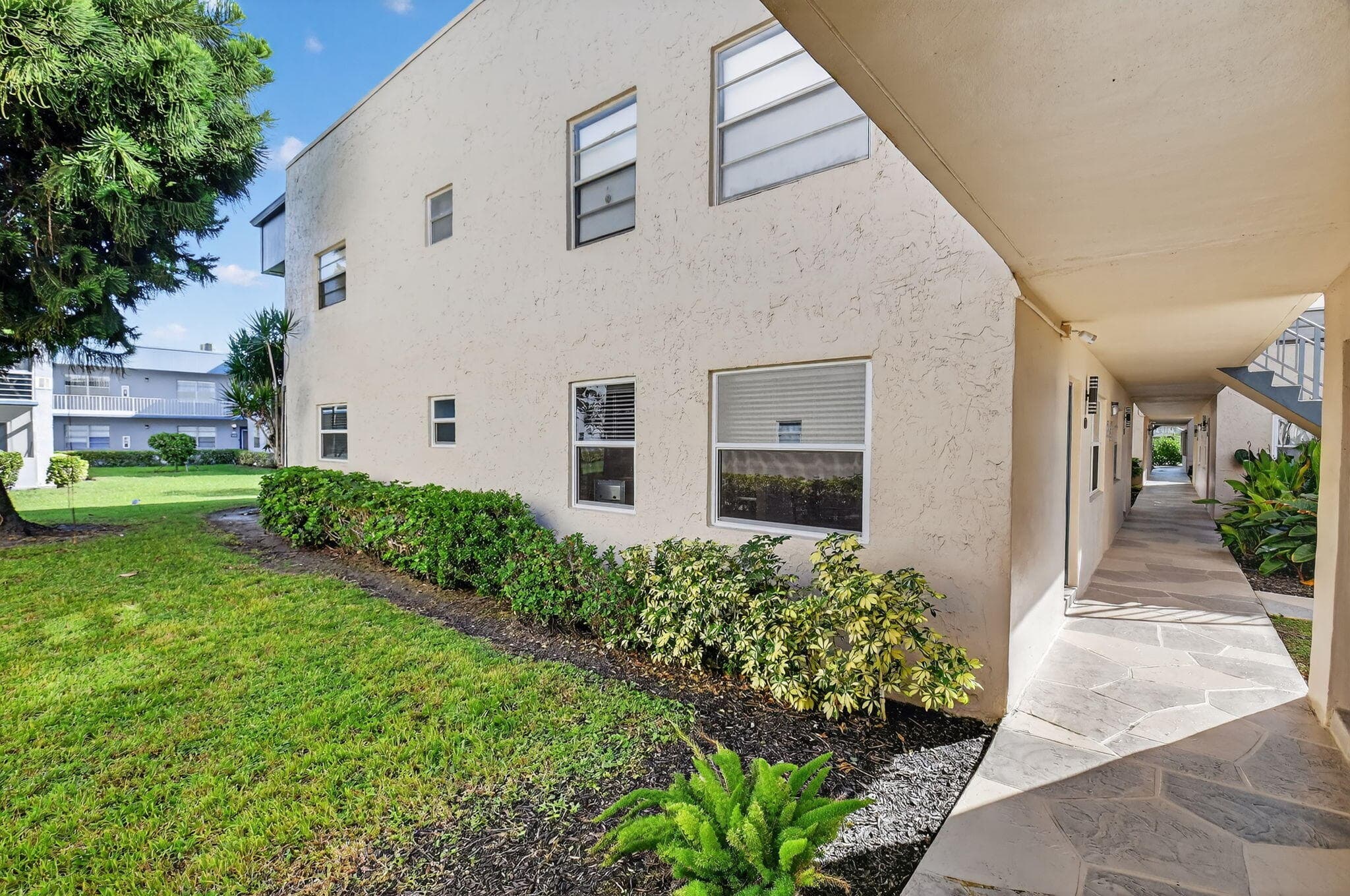161 Flanders D 161, Delray Beach, FL 33484 — photo 4 of 77
