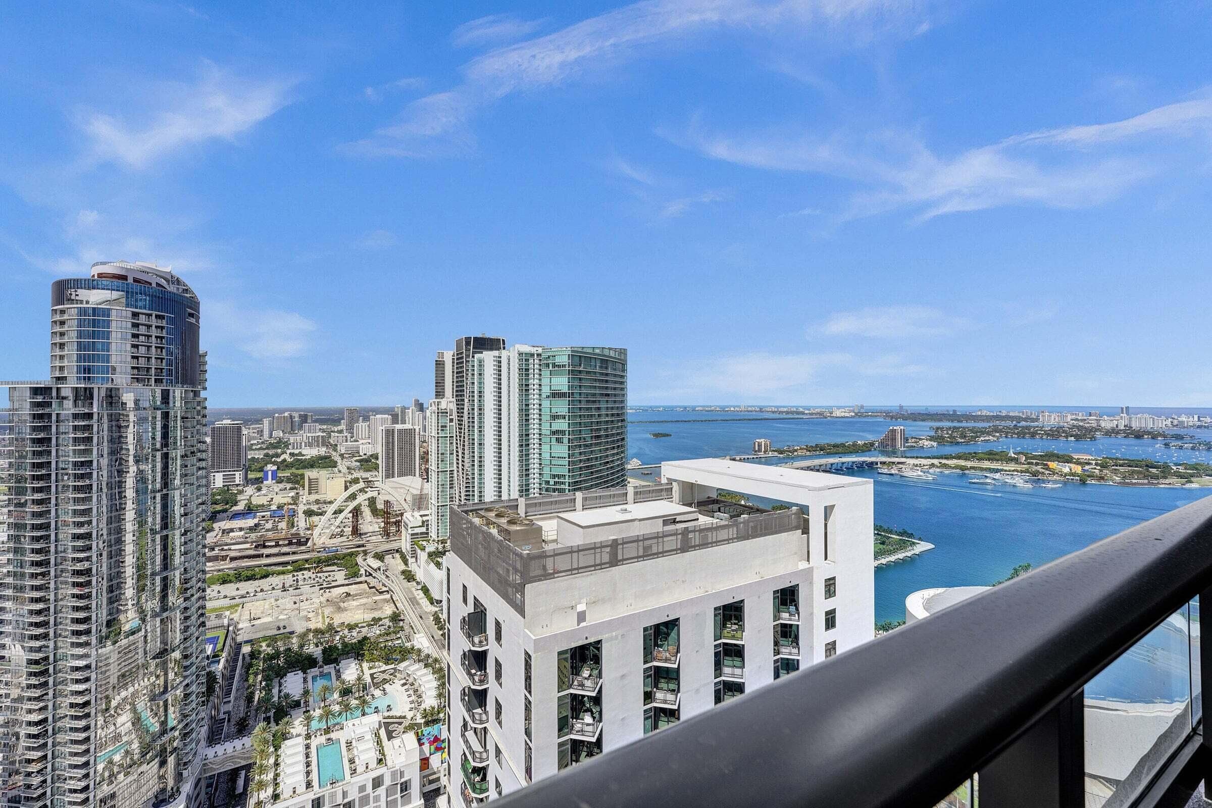 159 NE 6th Street 4813, Miami, FL 33132 — photo 17 of 35