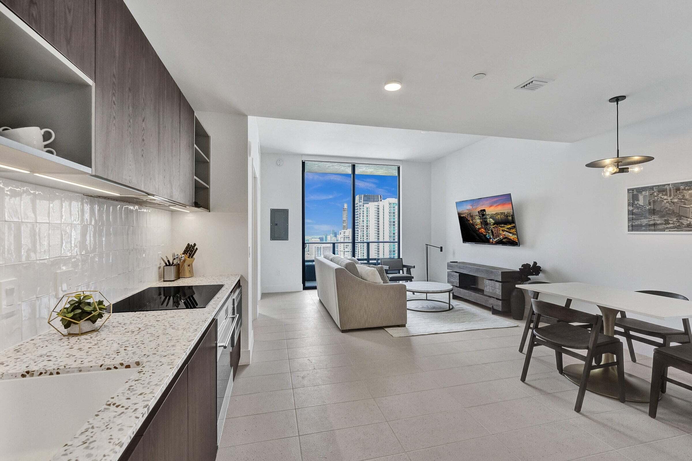 159 NE 6th Street 4813, Miami, FL 33132 — photo 2 of 35