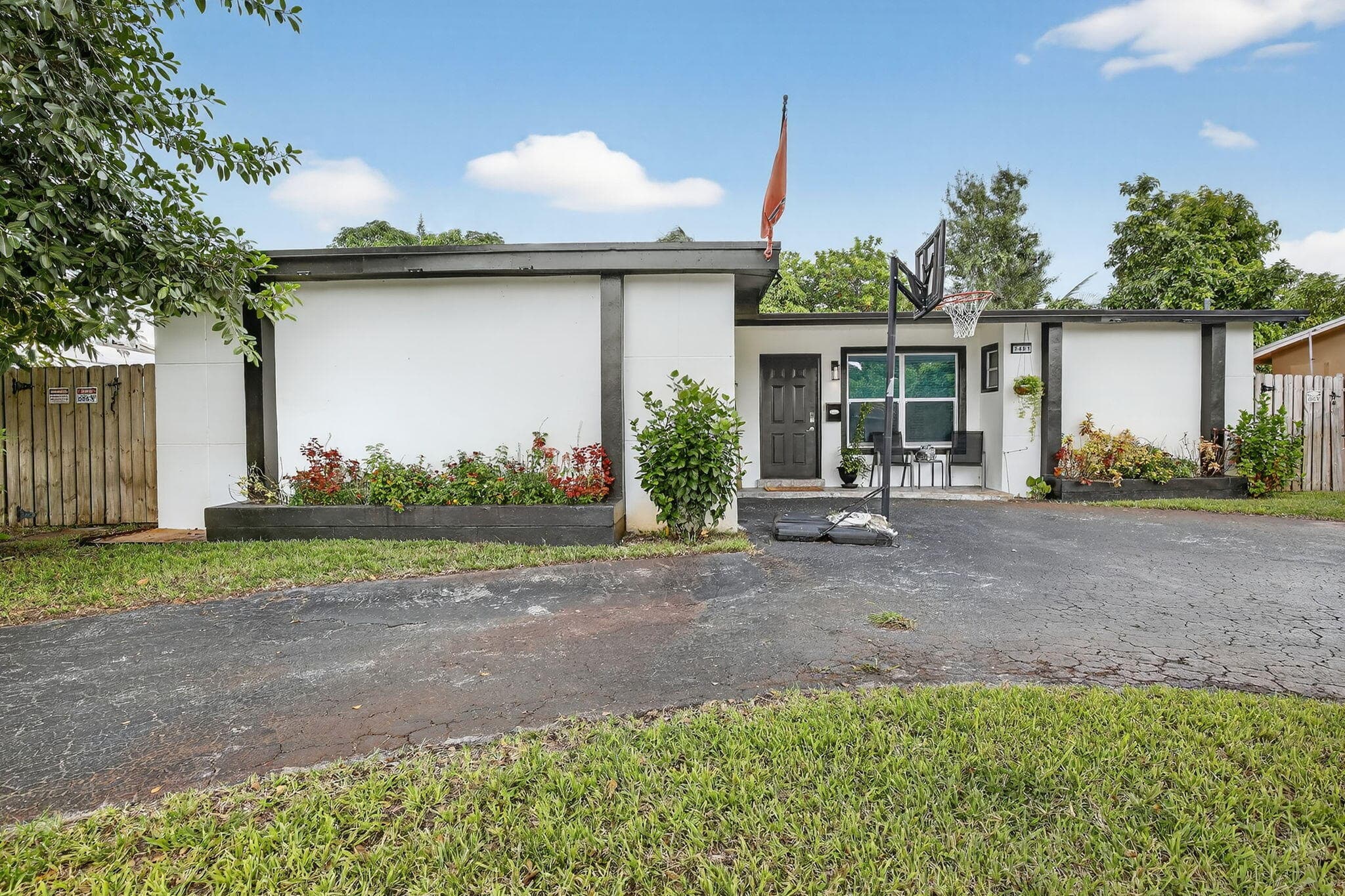 7451 NW 21st Street, Sunrise, FL 33313 — photo 2 of 34