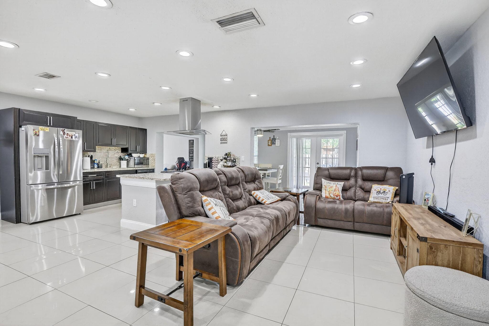 7451 NW 21st Street, Sunrise, FL 33313 — photo 4 of 34