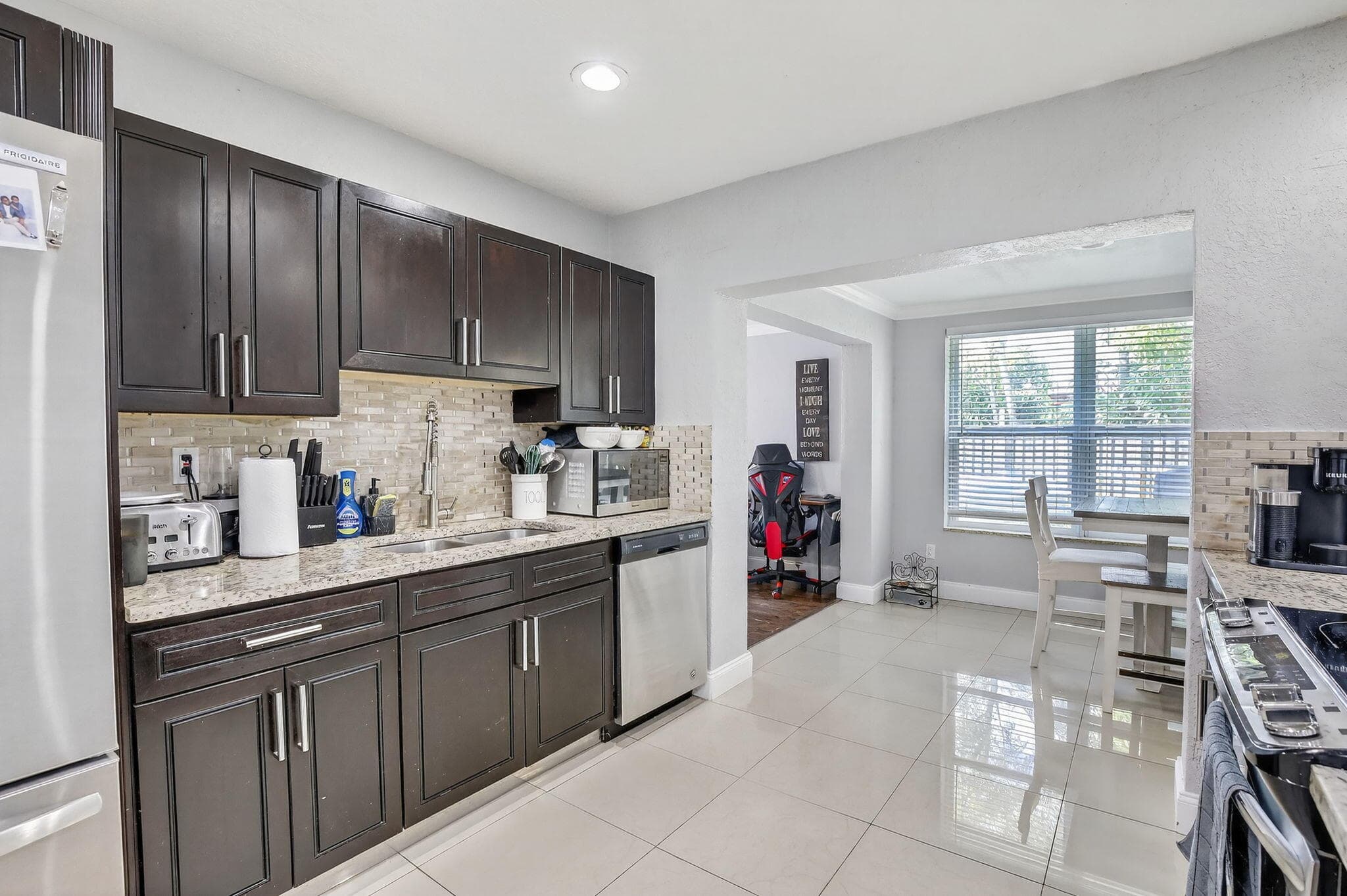 7451 NW 21st Street, Sunrise, FL 33313 — photo 8 of 34