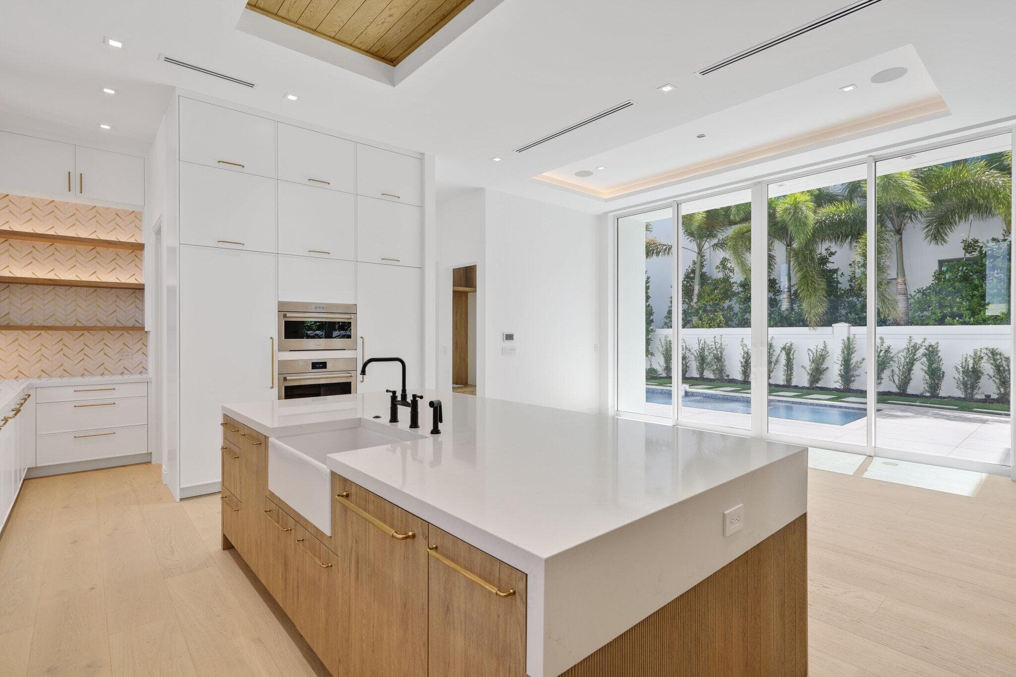 320 Grove Place, Delray Beach, FL 33444 — photo 10 of 80