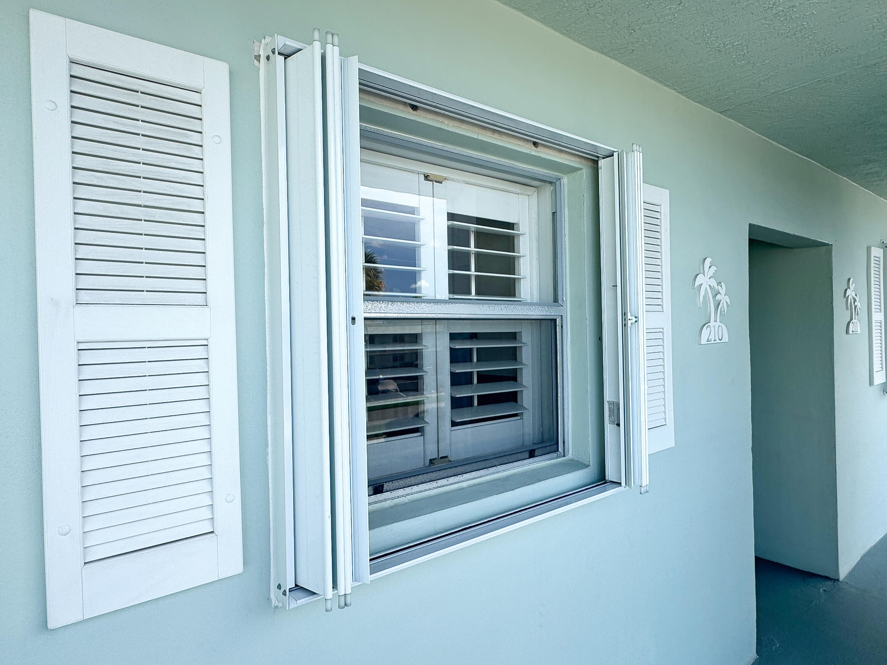 120 Wettaw Lane 210, North Palm Beach, FL 33408 — photo 2 of 29