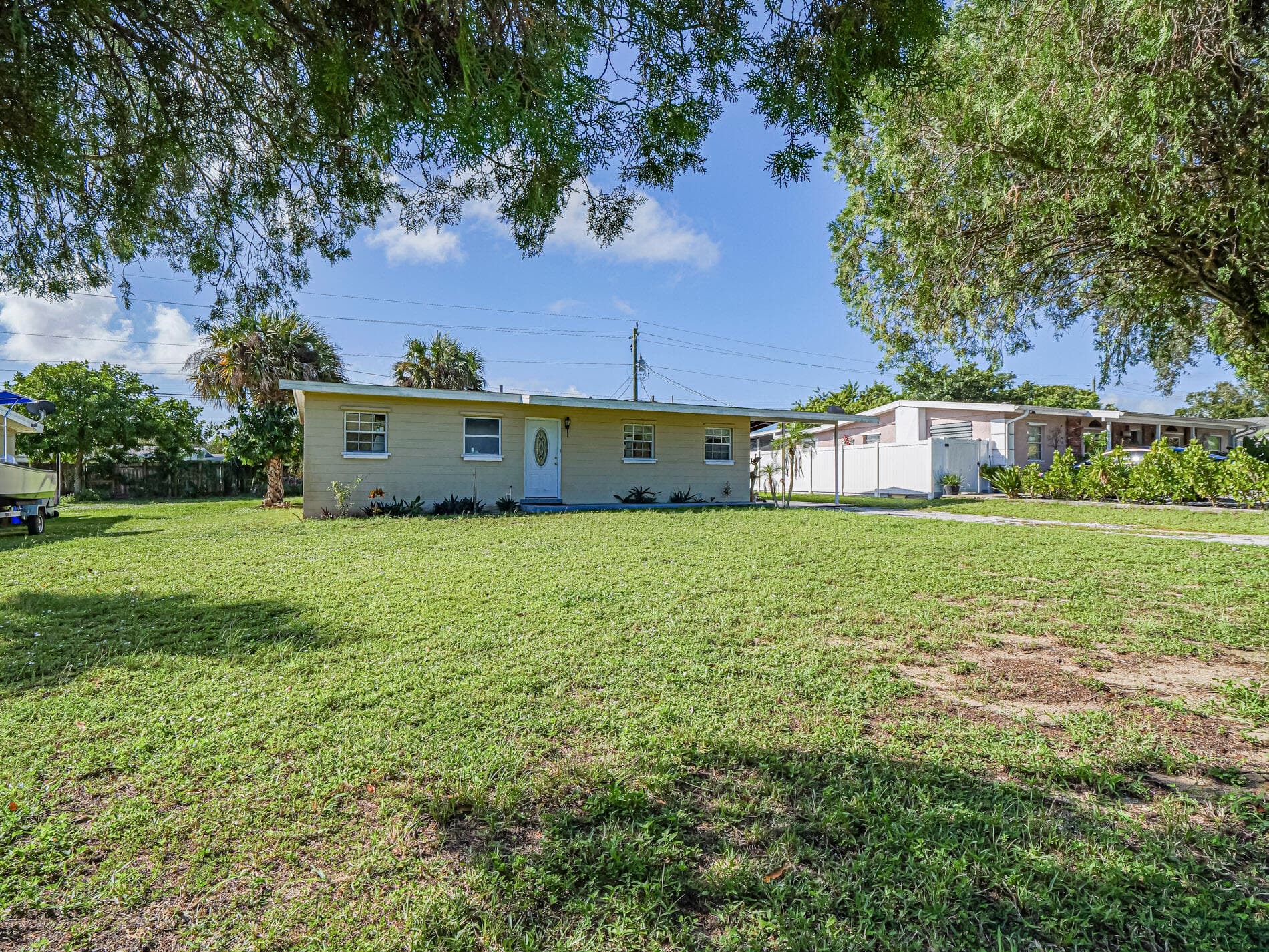 563 4th Place SW, Vero Beach, FL 32962 — photo 2 of 30