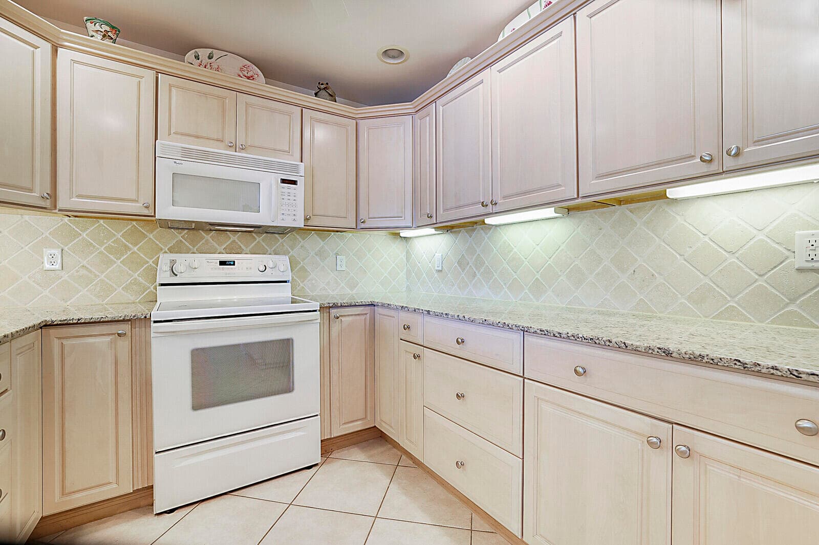 5611 SE Foxcross Place 5611, Stuart, FL 34997 — photo 17 of 36