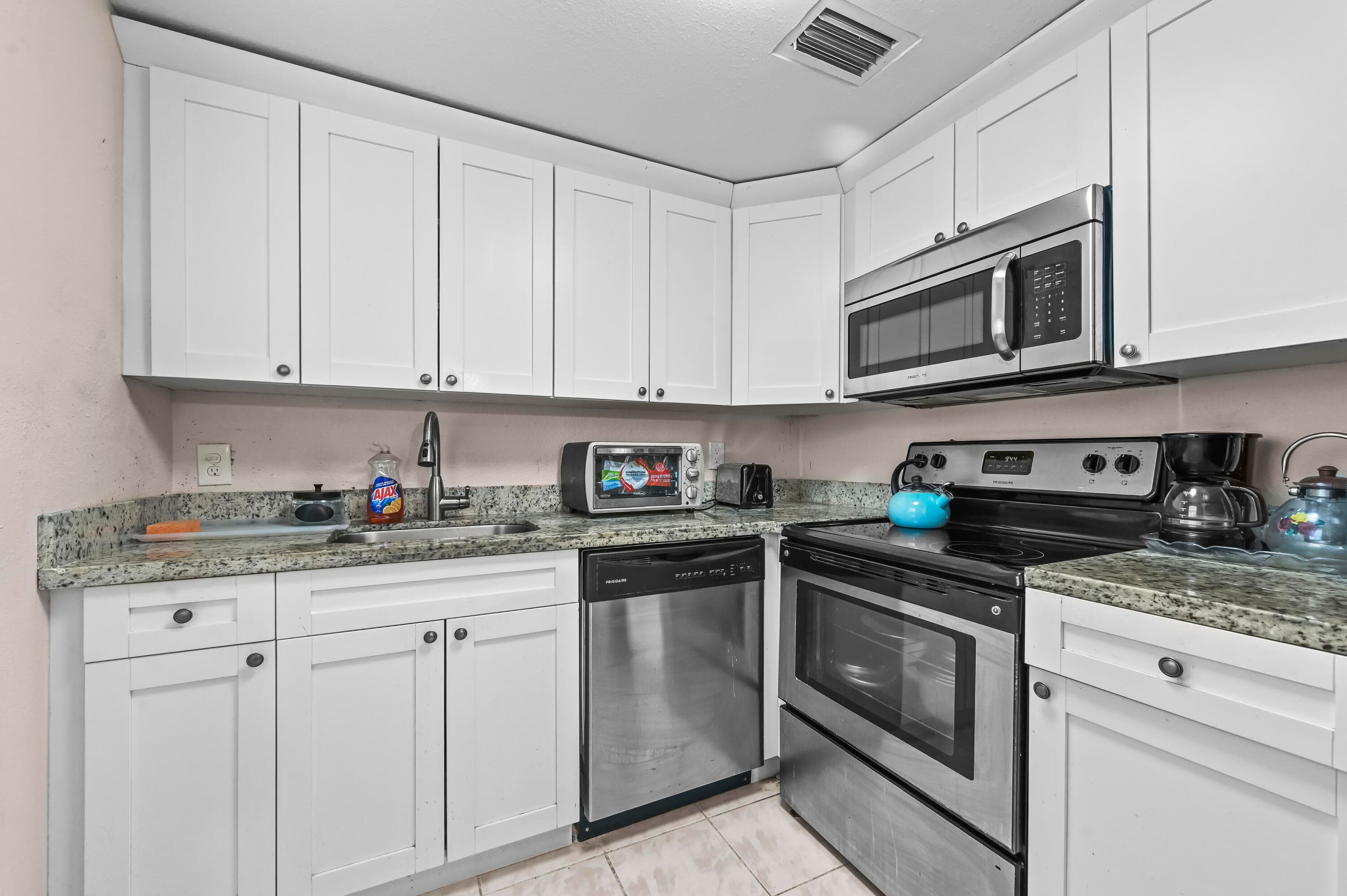 213 Brittany E, Delray Beach, FL 33446 — photo 12 of 39