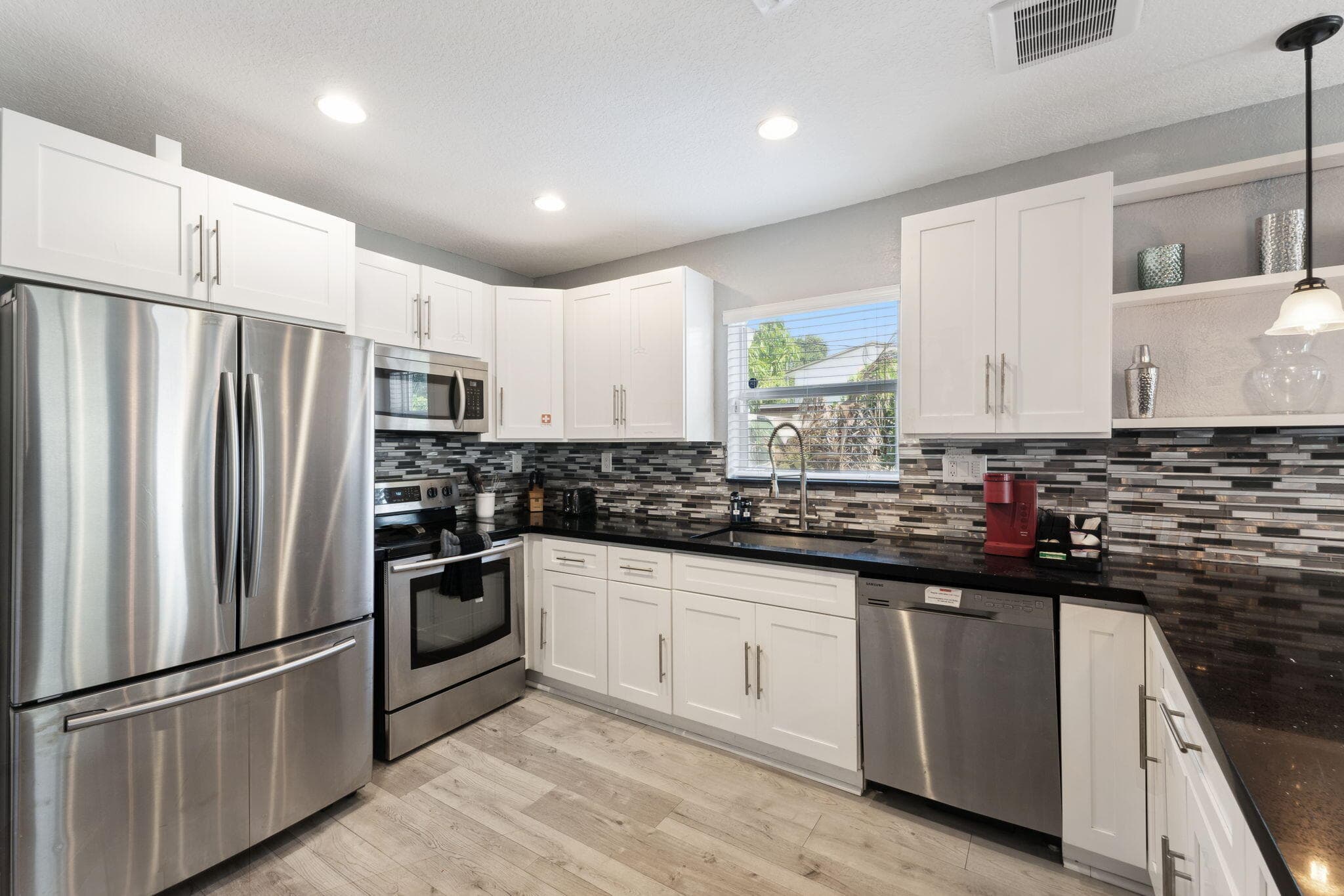 1631 N Andrews Square, Fort Lauderdale, FL 33311 — photo 8 of 35