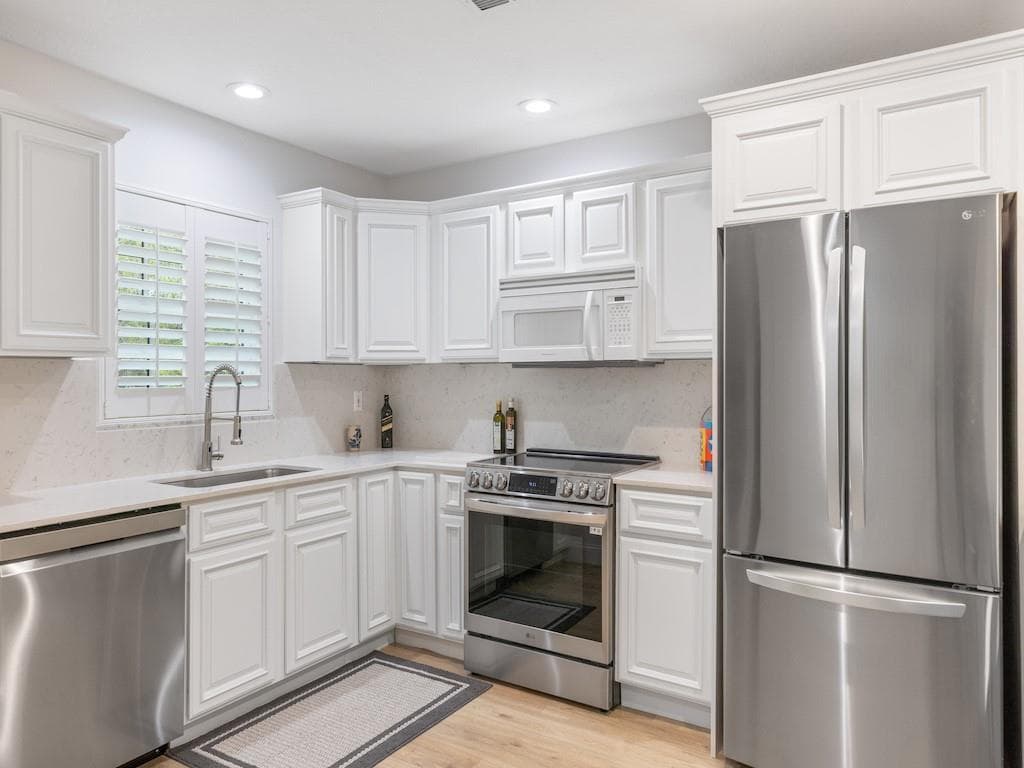 900 Jasmine Lane 10a, Vero Beach, FL 32963 — photo 5 of 35