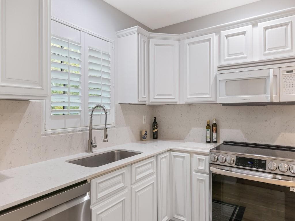 900 Jasmine Lane 10a, Vero Beach, FL 32963 — photo 13 of 35