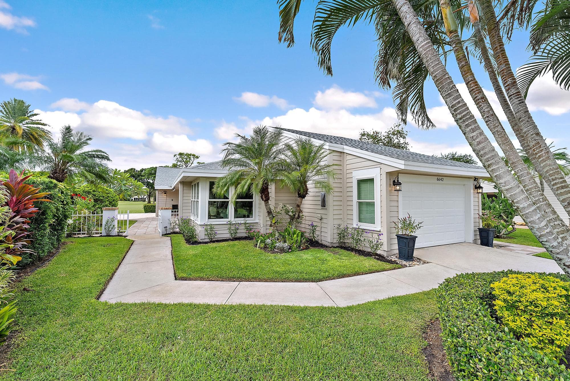 6642 S Pine Court, Palm Beach Gardens, FL 33418 — photo 22 of 31