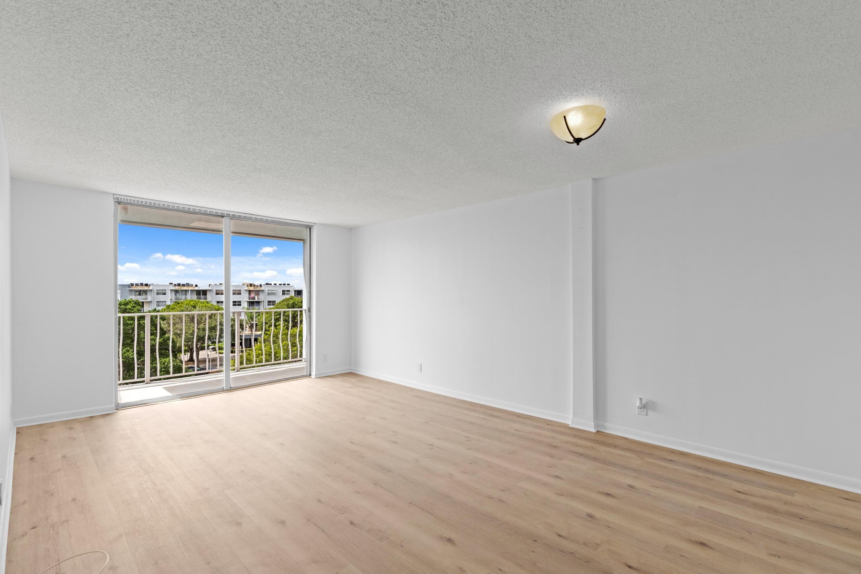 480 Executive Center Drive 5i, West Palm Beach, FL 33401 — photo 5 of 10