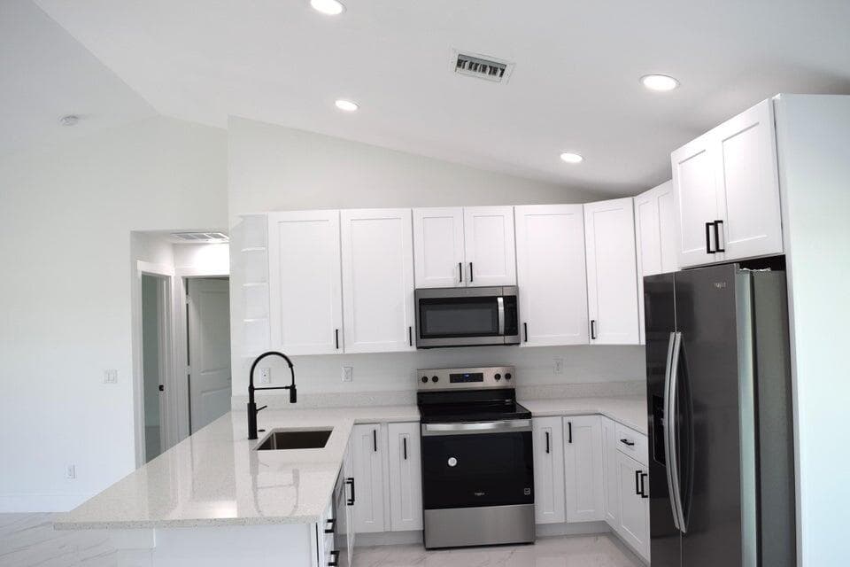 7542 NW 83rd Court, Okeechobee, FL 34972 — photo 9 of 56
